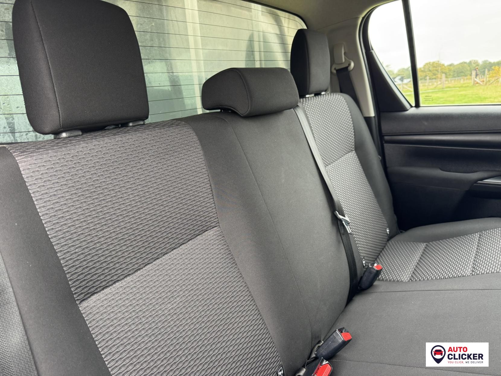 Toyota Hilux 2.4 D-4D Active Pickup Extended Cab 4dr Diesel Manual 4WD Euro 6 (3.5t) (150 ps)
