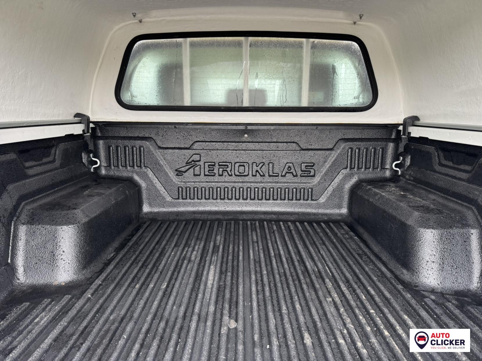 Toyota Hilux 2.4 D-4D Active Pickup Extended Cab 4dr Diesel Manual 4WD Euro 6 (3.5t) (150 ps)