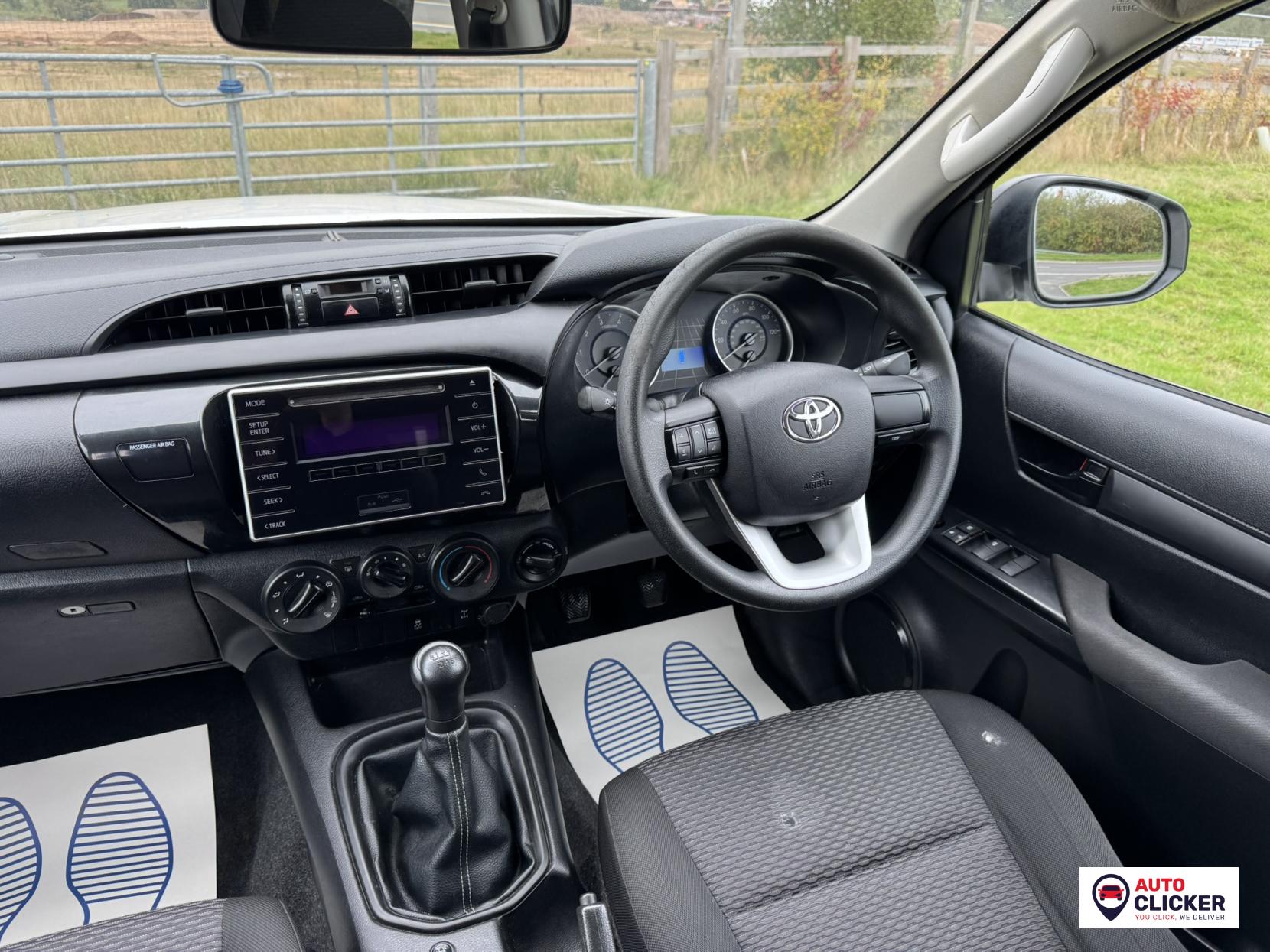 Toyota Hilux 2.4 D-4D Active Pickup Extended Cab 4dr Diesel Manual 4WD Euro 6 (3.5t) (150 ps)
