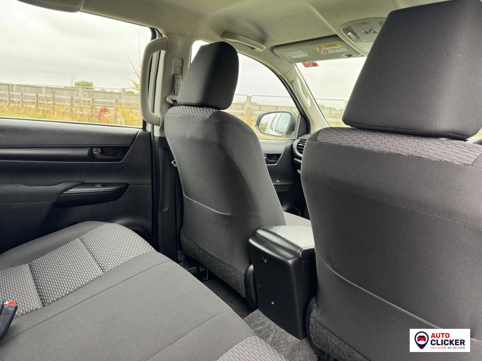 Toyota Hilux 2.4 D-4D Active Pickup Extended Cab 4dr Diesel Manual 4WD Euro 6 (3.5t) (150 ps)