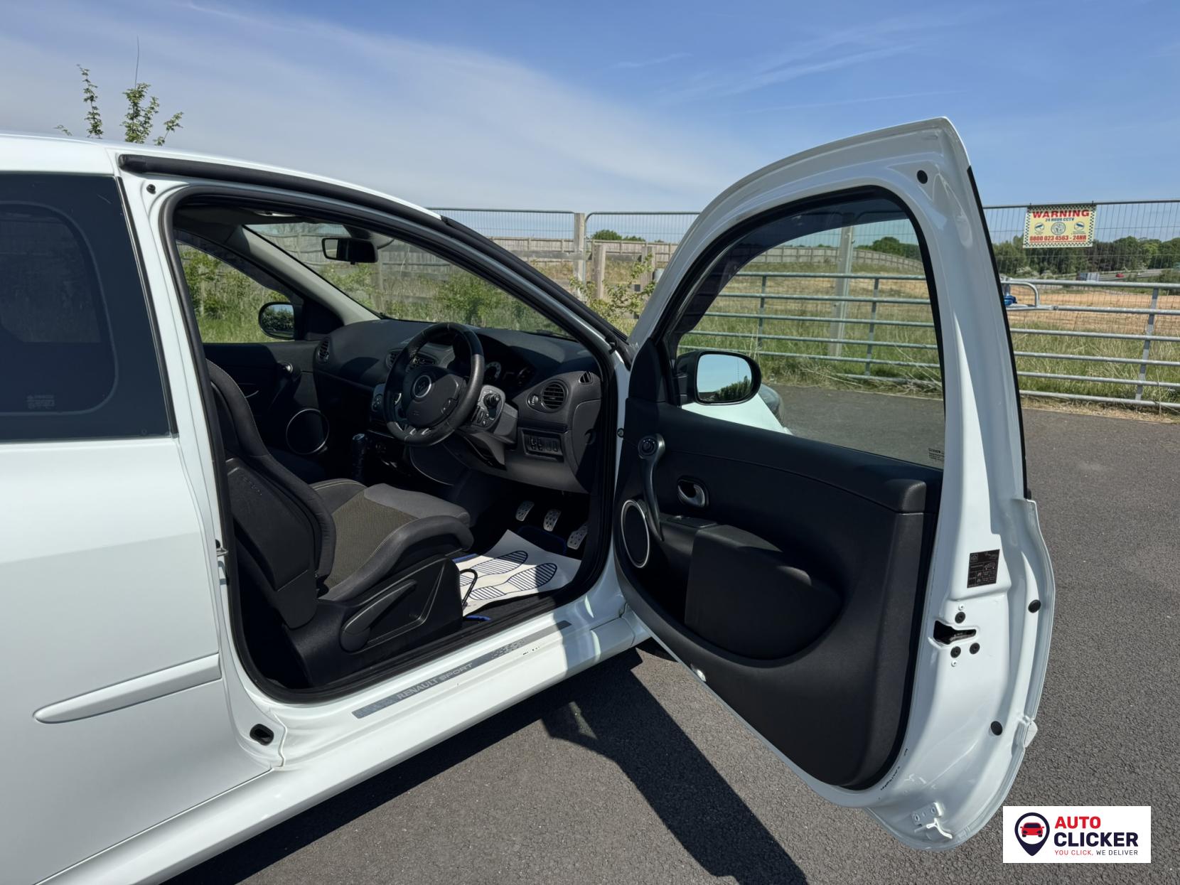 Renault Clio 2.0 Renaultsport Hatchback 3dr Petrol Manual Euro 5 (200 ps)