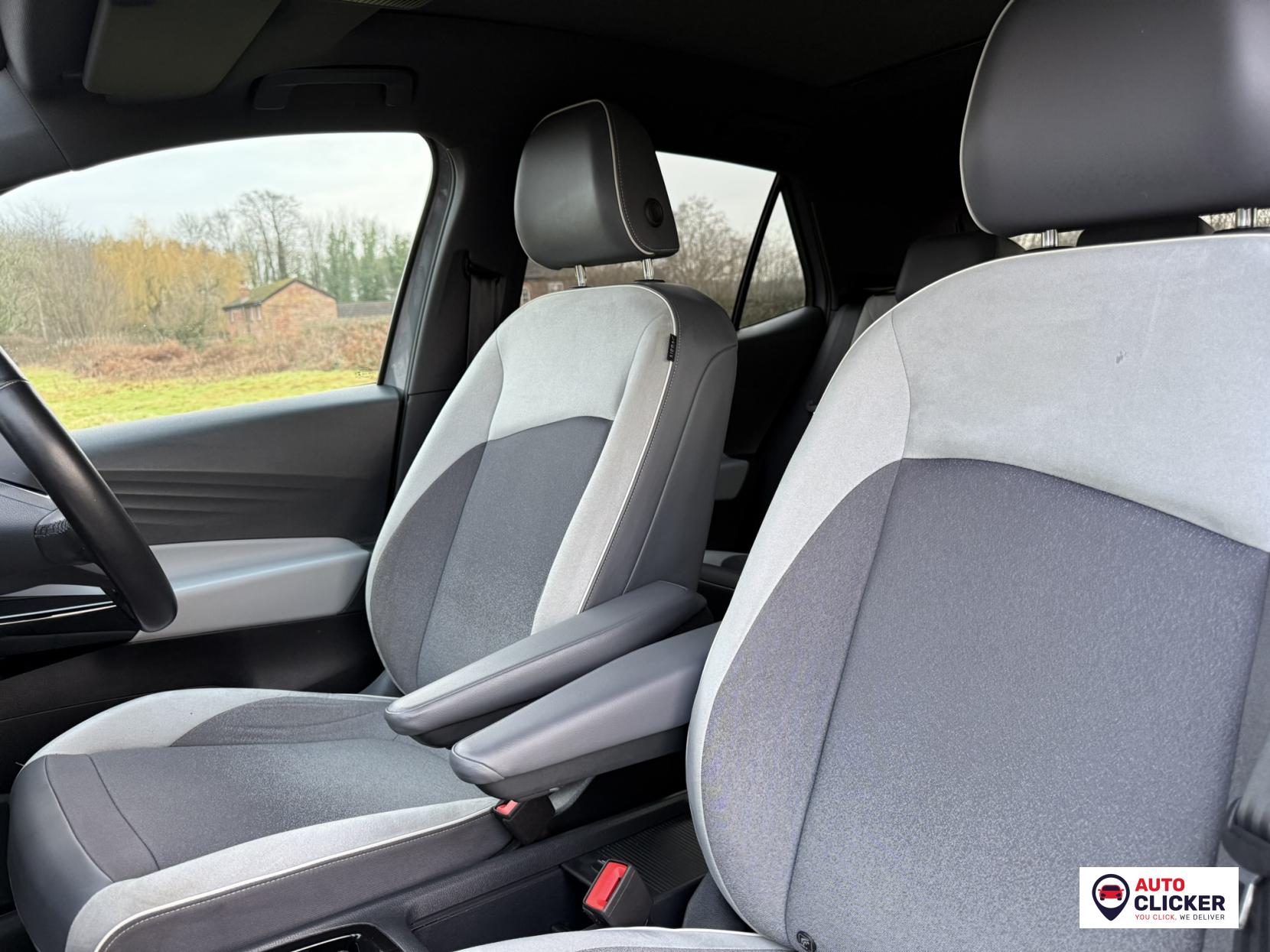 Volkswagen ID.3 Pro Performance 58kWh Family Hatchback 5dr Electric Auto (204 ps)