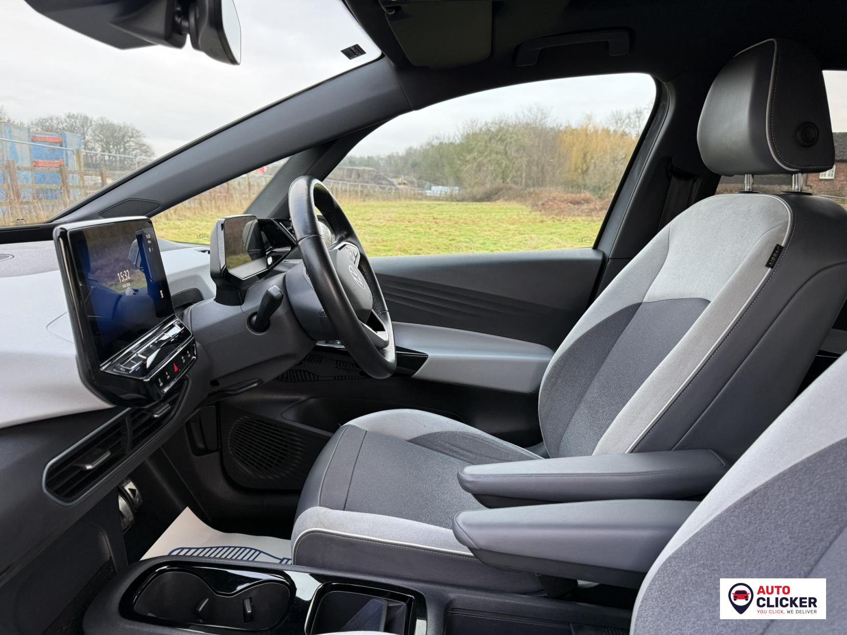 Volkswagen ID.3 Pro Performance 58kWh Family Hatchback 5dr Electric Auto (204 ps)