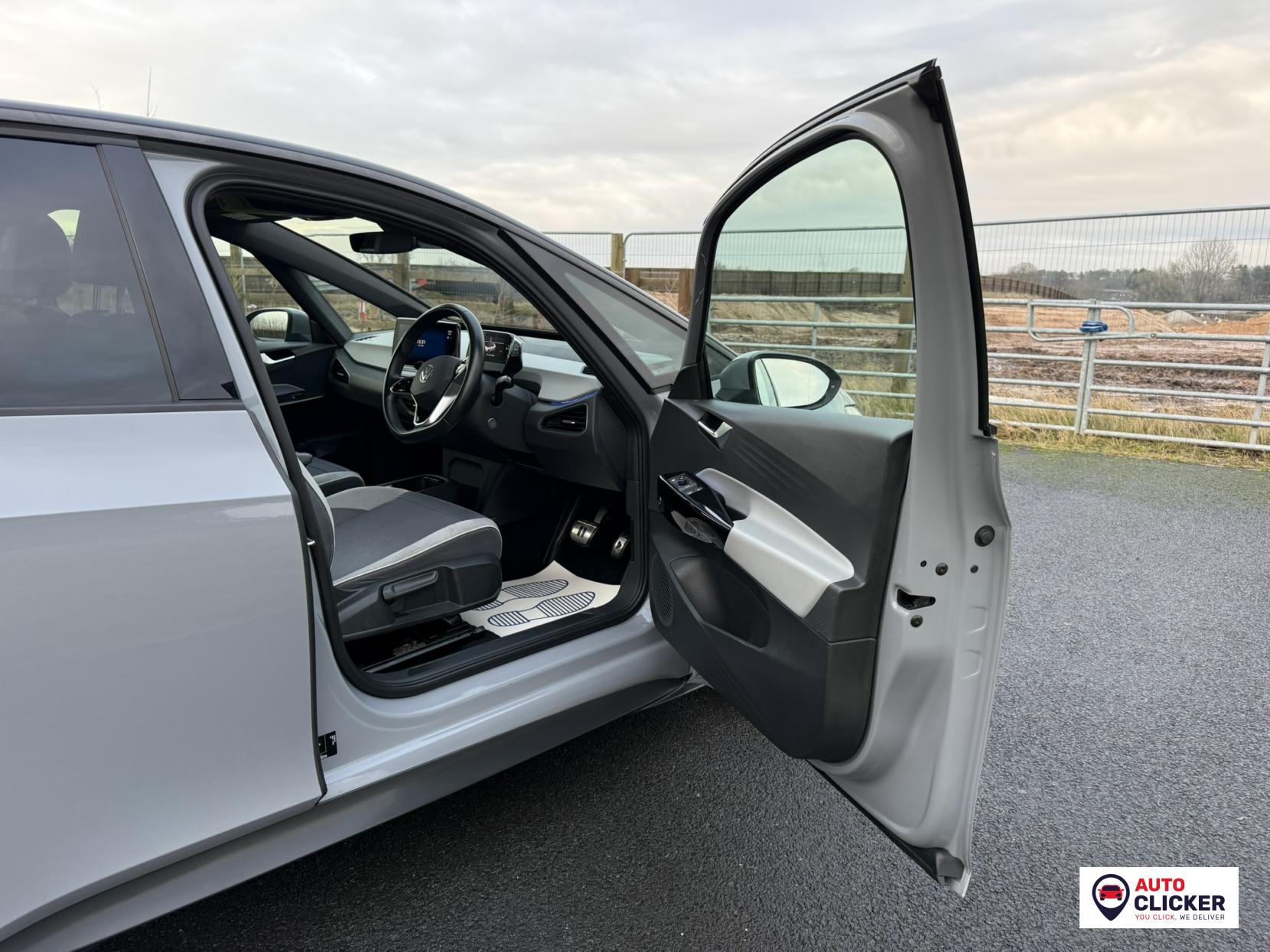 Volkswagen ID.3 Pro Performance 58kWh Family Hatchback 5dr Electric Auto (204 ps)