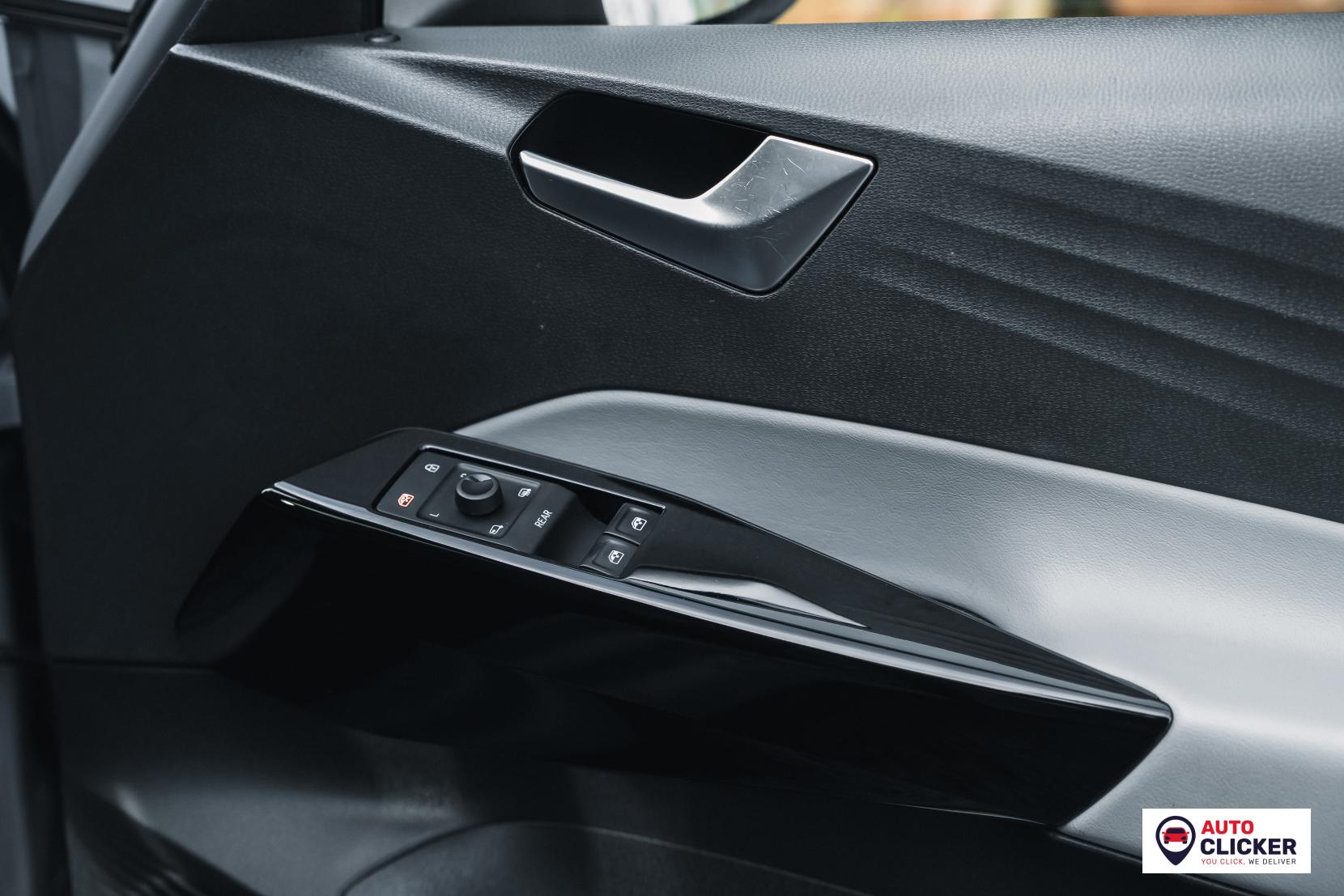 Volkswagen ID.3 Pro Performance 58kWh Family Hatchback 5dr Electric Auto (204 ps)