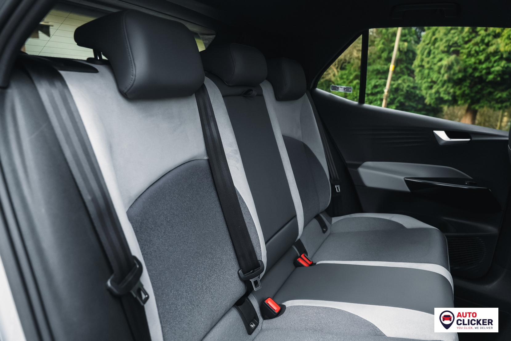 Volkswagen ID.3 Pro Performance 58kWh Family Hatchback 5dr Electric Auto (204 ps)