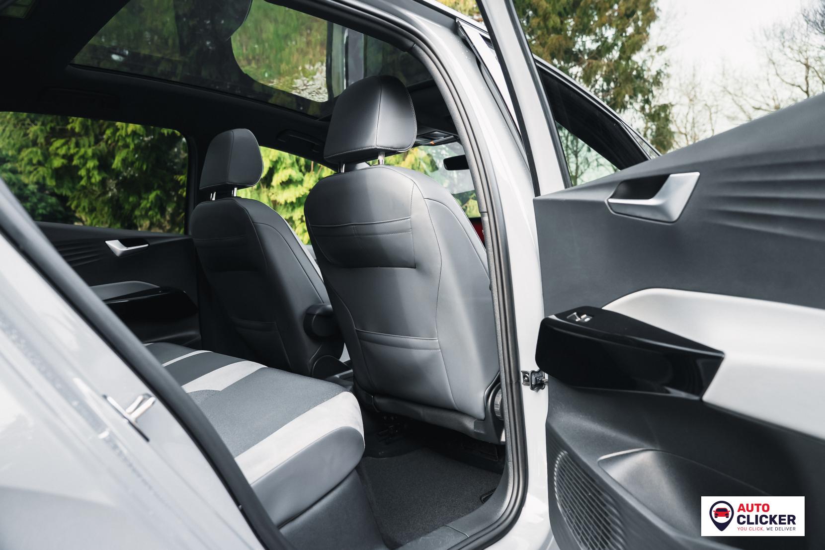 Volkswagen ID.3 Pro Performance 58kWh Family Hatchback 5dr Electric Auto (204 ps)