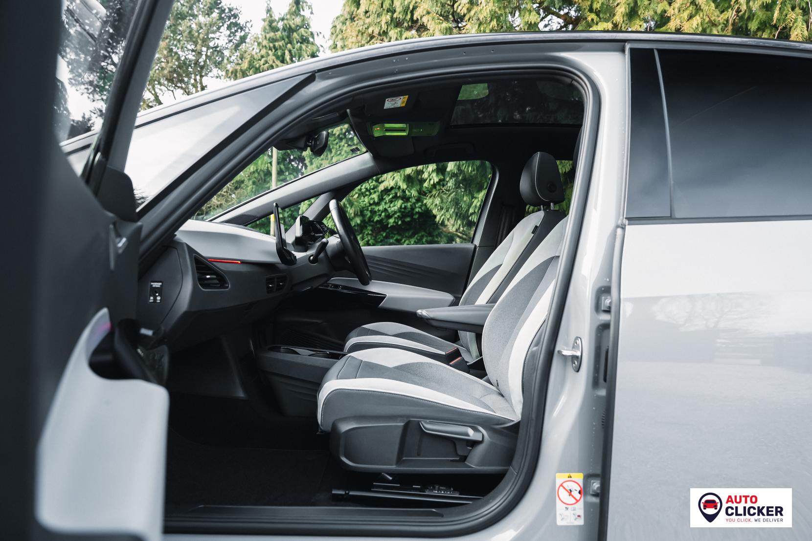 Volkswagen ID.3 Pro Performance 58kWh Family Hatchback 5dr Electric Auto (204 ps)