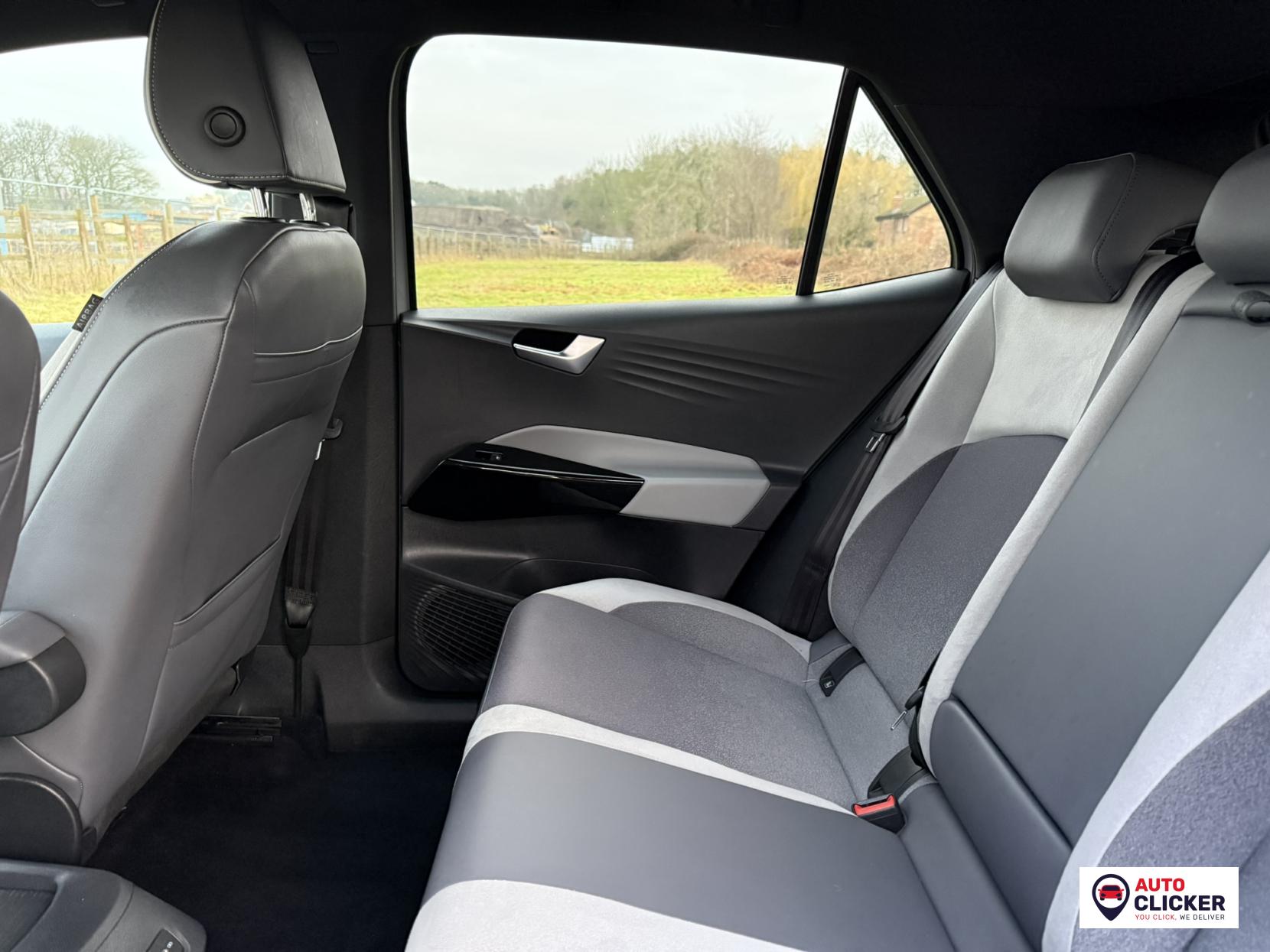 Volkswagen ID.3 Pro Performance 58kWh Family Hatchback 5dr Electric Auto (204 ps)