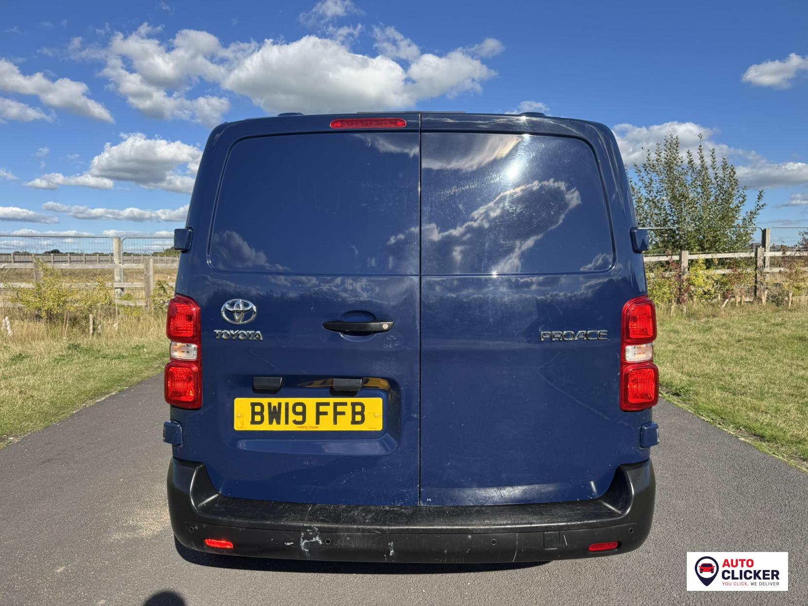Toyota ProAce 1.6D Icon Medium Panel Van 6dr Diesel Manual MWB Euro 6 (s/s) (115 ps)