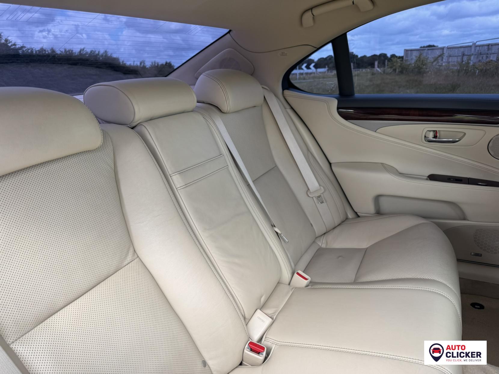 Lexus LS 4.6 460 V8 Luxury Saloon 4dr Petrol Auto Euro 5 (388 ps)