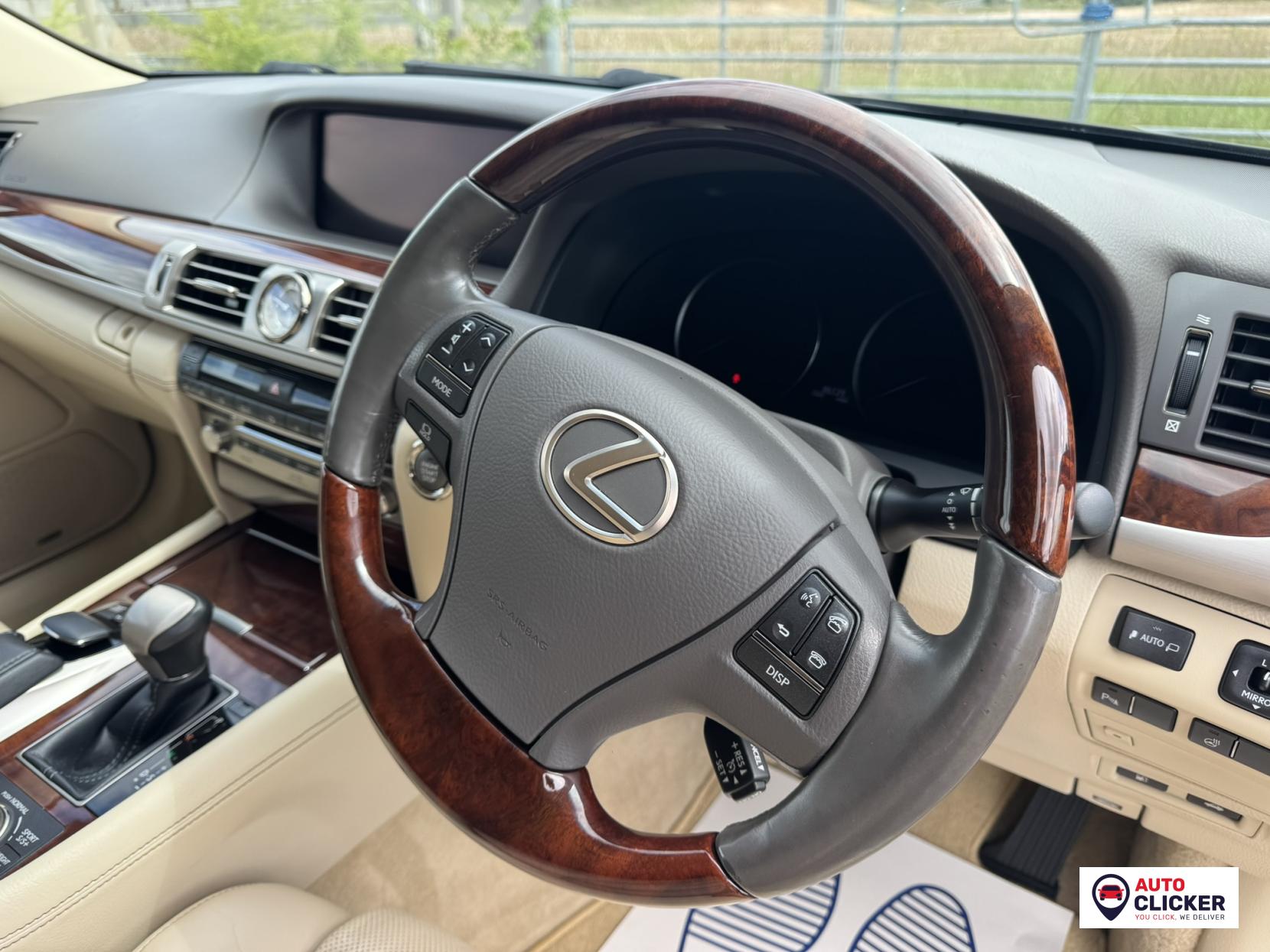 Lexus LS 4.6 460 V8 Luxury Saloon 4dr Petrol Auto Euro 5 (388 ps)