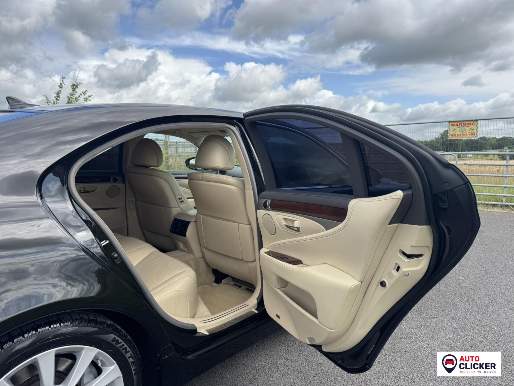 Lexus LS 4.6 460 V8 Luxury Saloon 4dr Petrol Auto Euro 5 (388 ps)