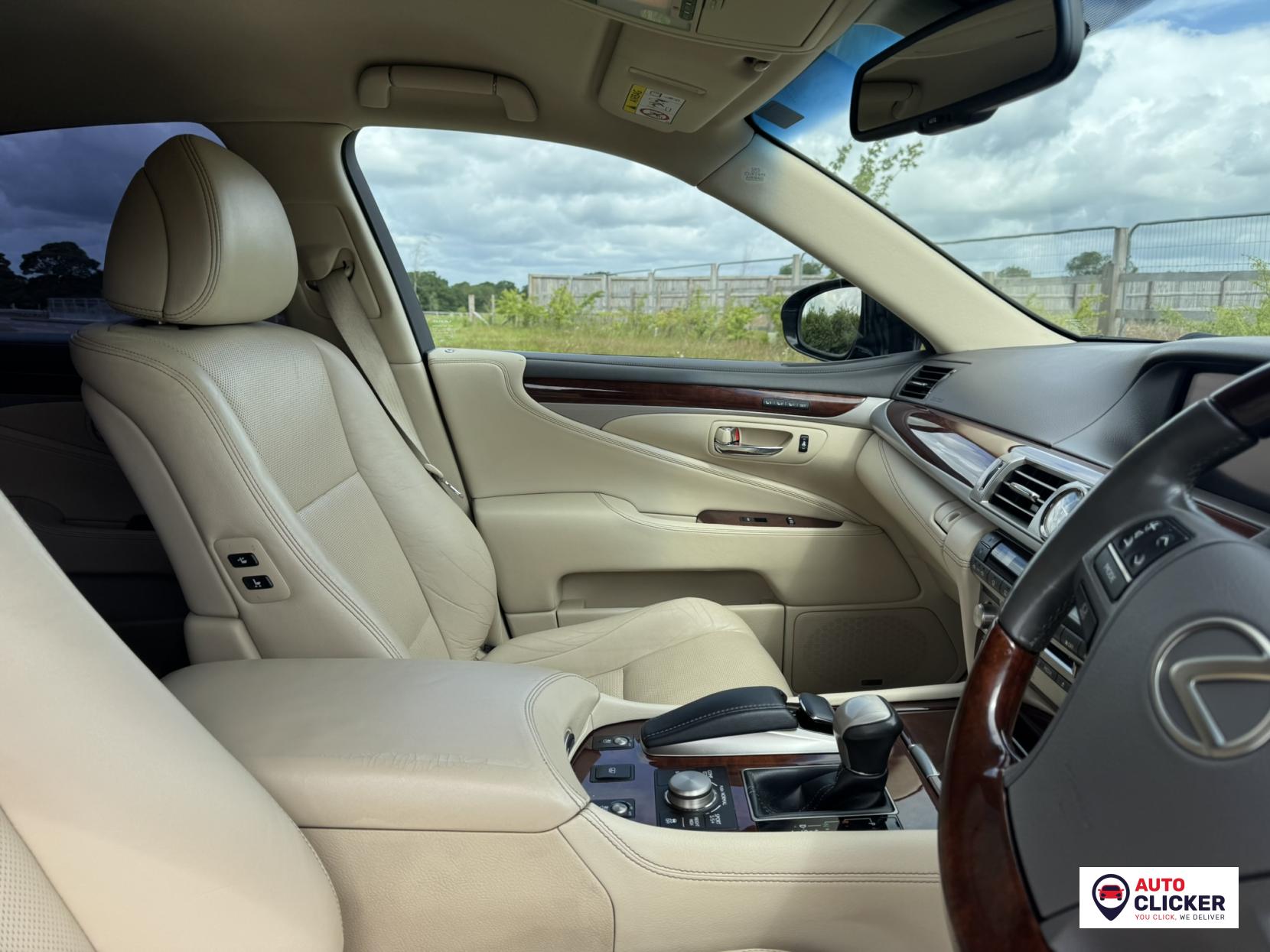 Lexus LS 4.6 460 V8 Luxury Saloon 4dr Petrol Auto Euro 5 (388 ps)