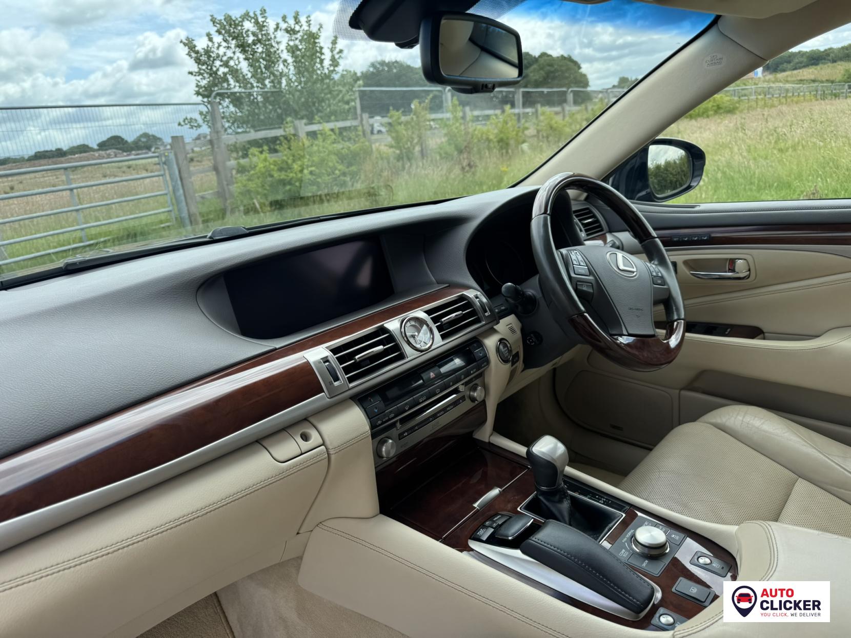 Lexus LS 4.6 460 V8 Luxury Saloon 4dr Petrol Auto Euro 5 (388 ps)