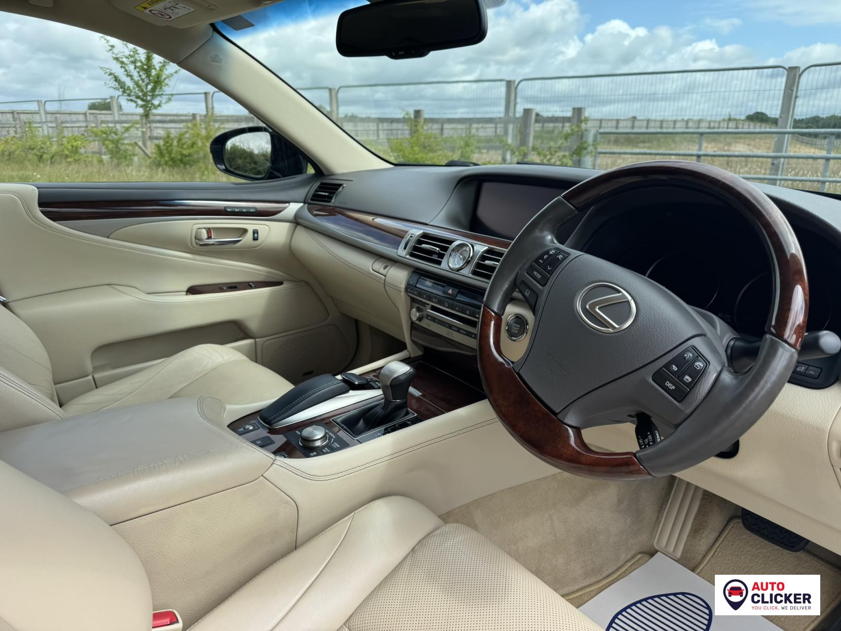Lexus LS 4.6 460 V8 Luxury Saloon 4dr Petrol Auto Euro 5 (388 ps)