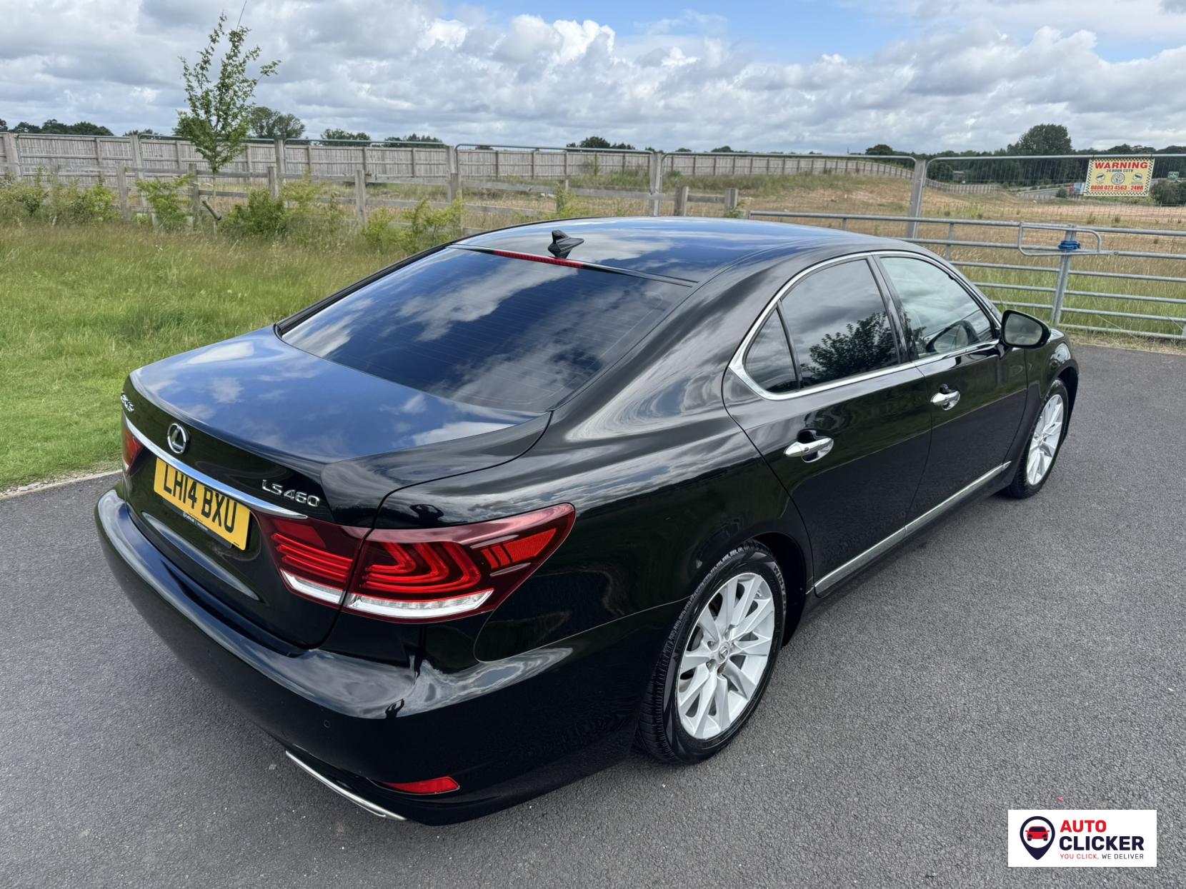 Lexus LS 4.6 460 V8 Luxury Saloon 4dr Petrol Auto Euro 5 (388 ps)