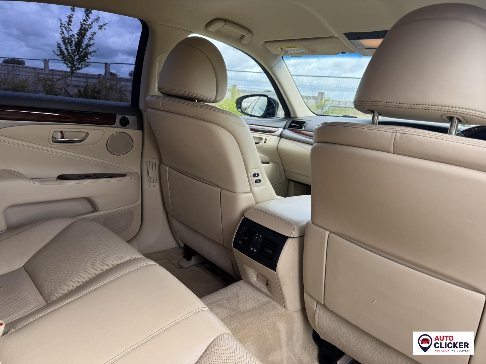 Lexus LS 4.6 460 V8 Luxury Saloon 4dr Petrol Auto Euro 5 (388 ps)