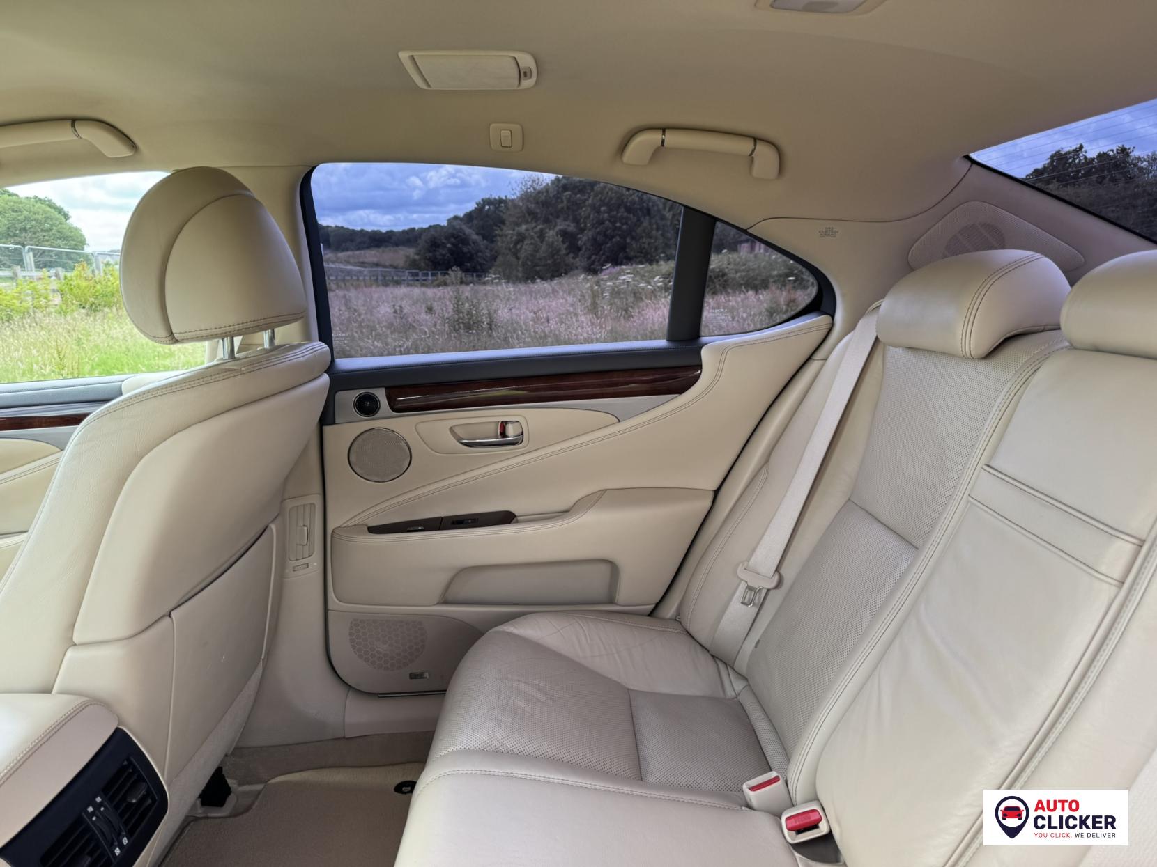 Lexus LS 4.6 460 V8 Luxury Saloon 4dr Petrol Auto Euro 5 (388 ps)