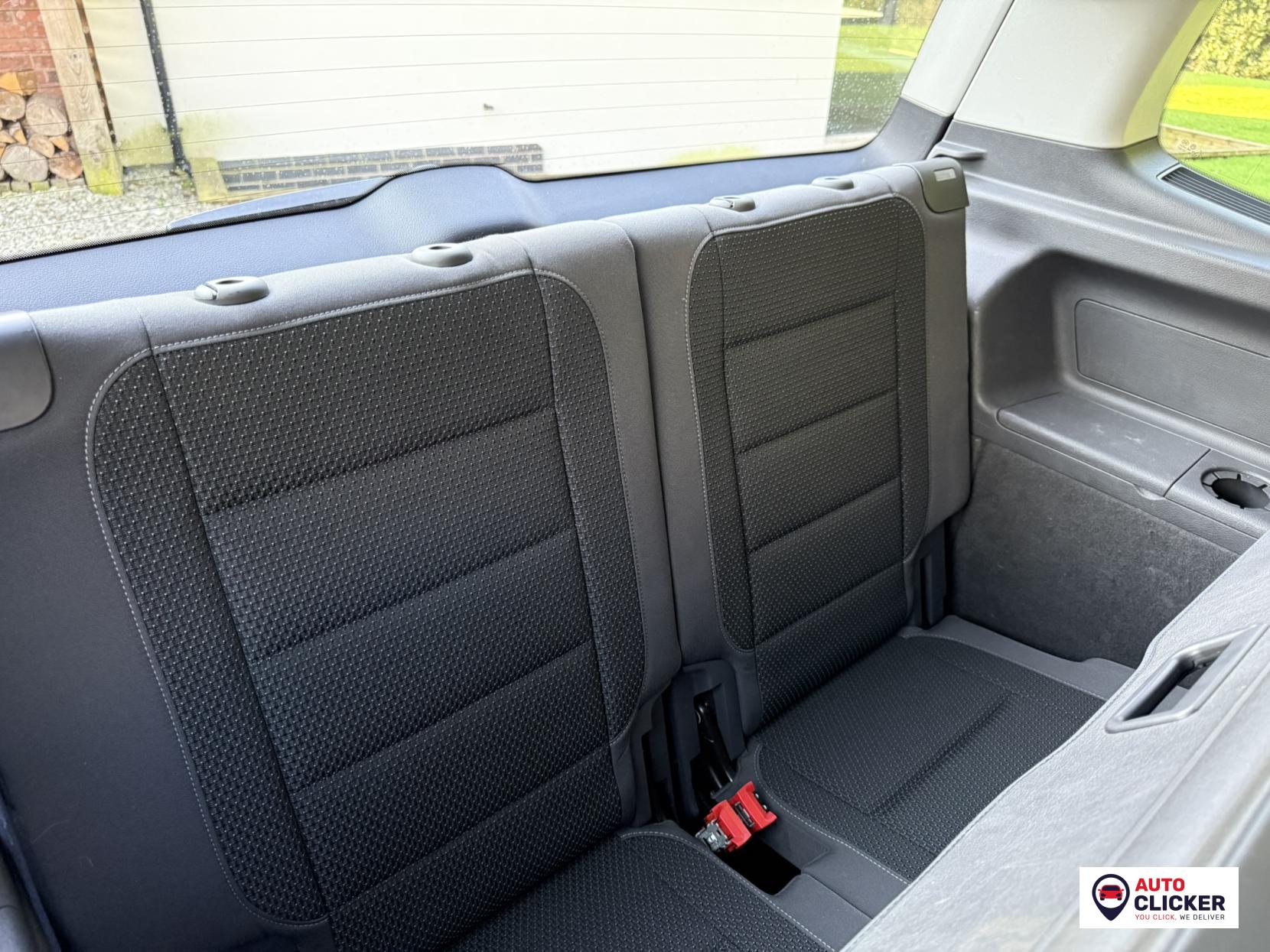 Volkswagen Touran 2.0 TDI SE MPV 5dr Diesel DSG Euro 5 (140 ps)