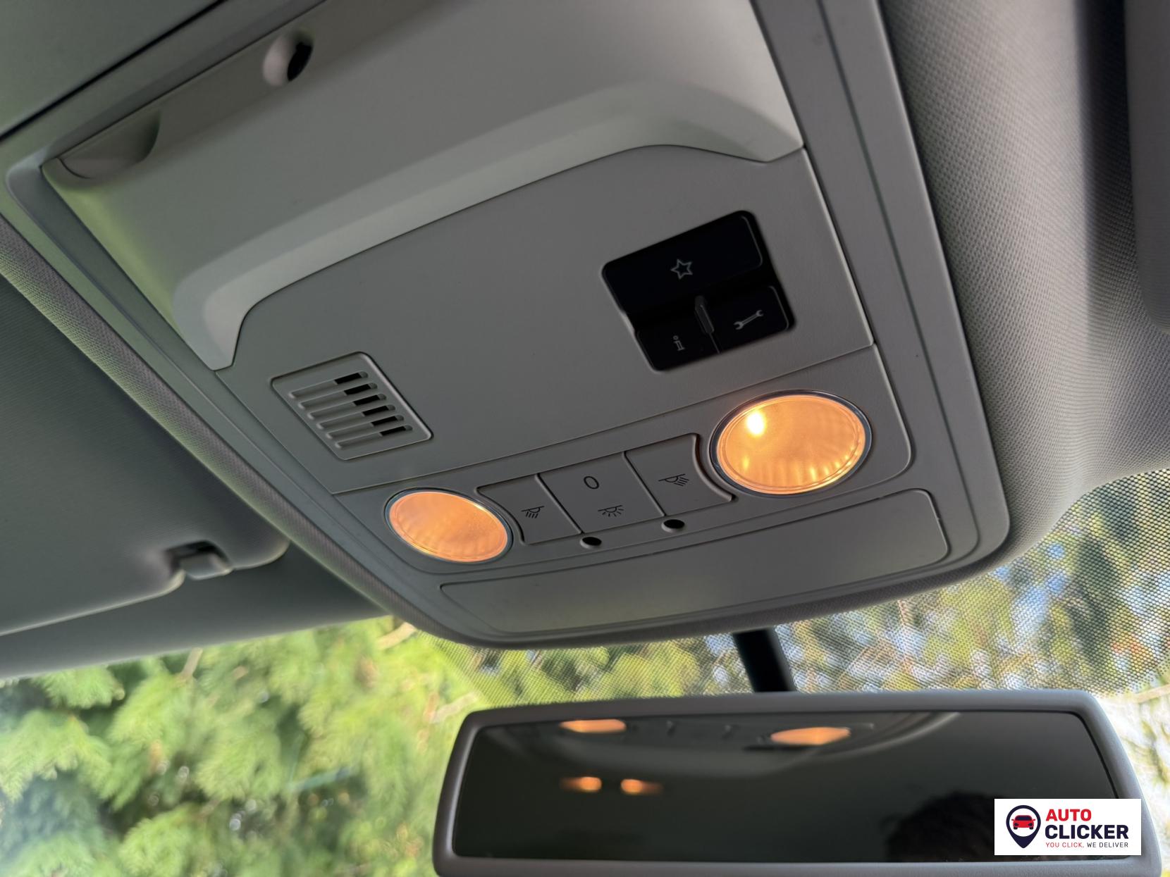 Volkswagen Touran 2.0 TDI SE MPV 5dr Diesel DSG Euro 5 (140 ps)