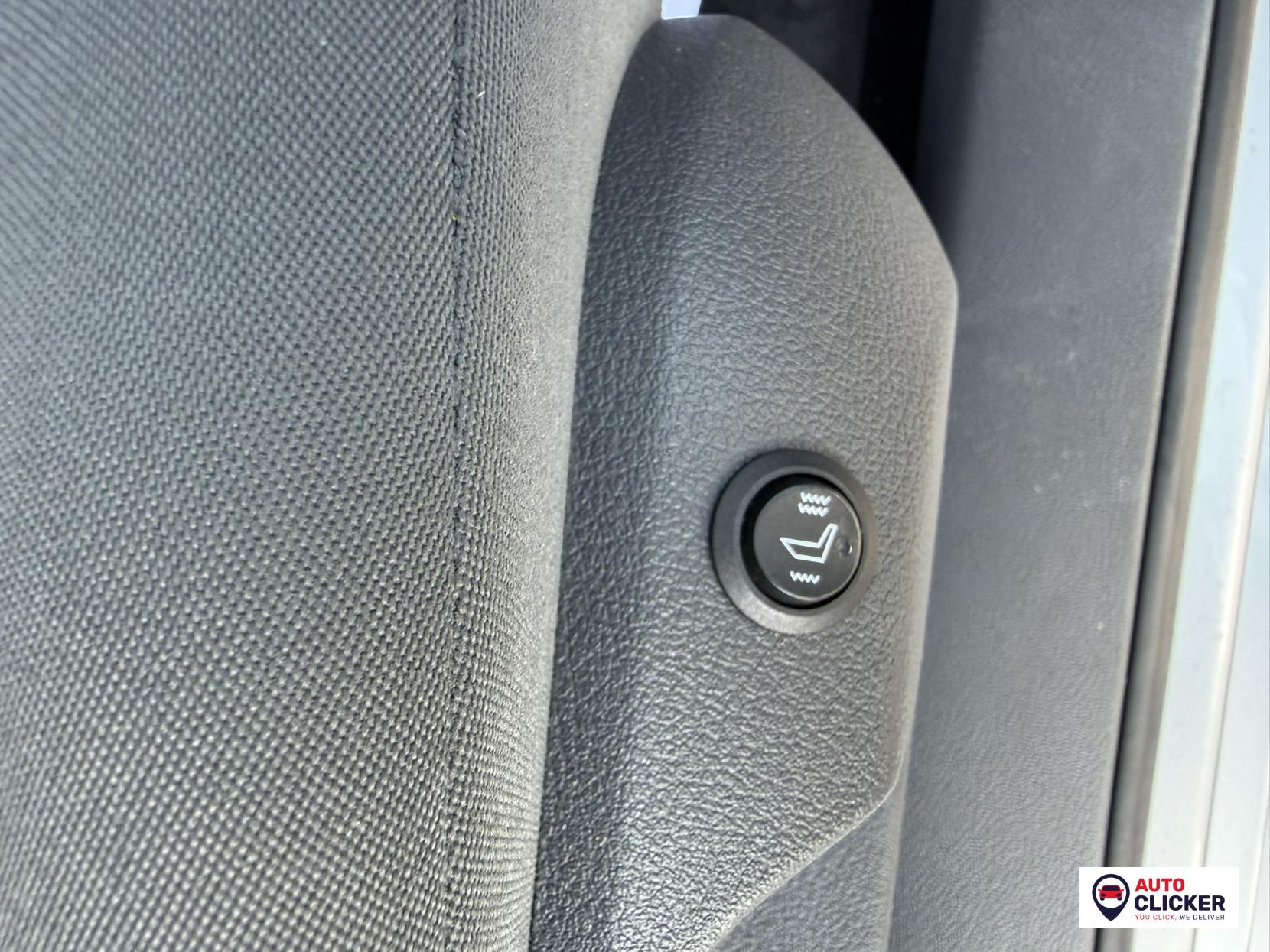 Volkswagen Touran 2.0 TDI SE MPV 5dr Diesel DSG Euro 5 (140 ps)