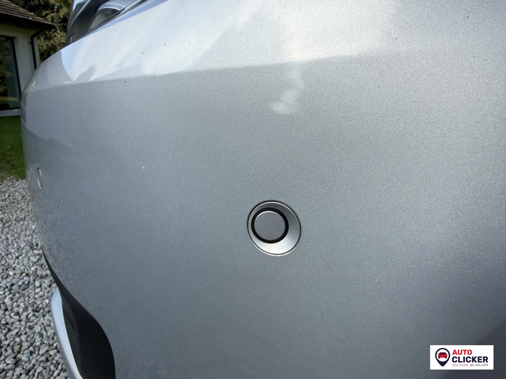 Volkswagen Touran 2.0 TDI SE MPV 5dr Diesel DSG Euro 5 (140 ps)