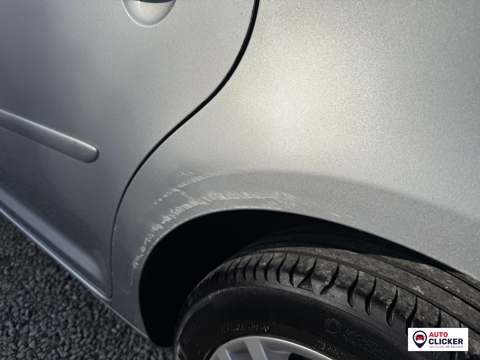 Volkswagen Touran 2.0 TDI SE MPV 5dr Diesel DSG Euro 5 (140 ps)