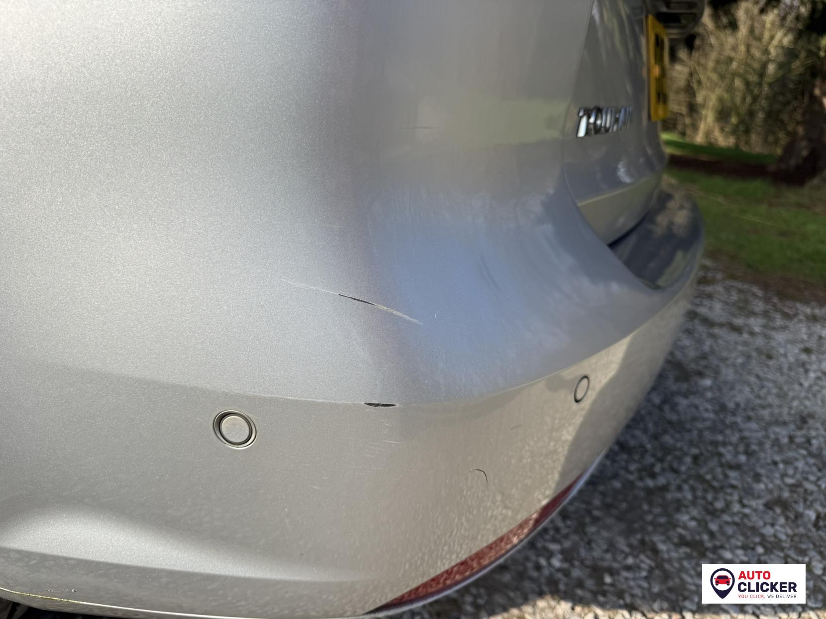 Volkswagen Touran 2.0 TDI SE MPV 5dr Diesel DSG Euro 5 (140 ps)