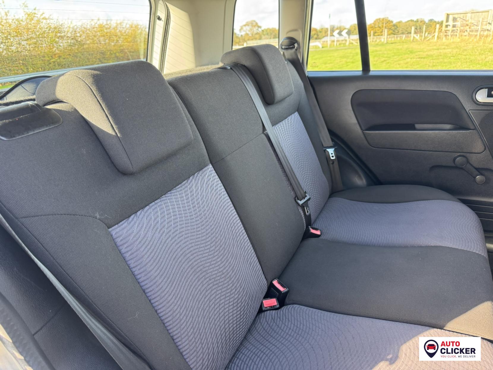 Ford Fusion 1.6 Zetec Climate Hatchback 5dr Petrol Automatic (181 g/km, 99 bhp)