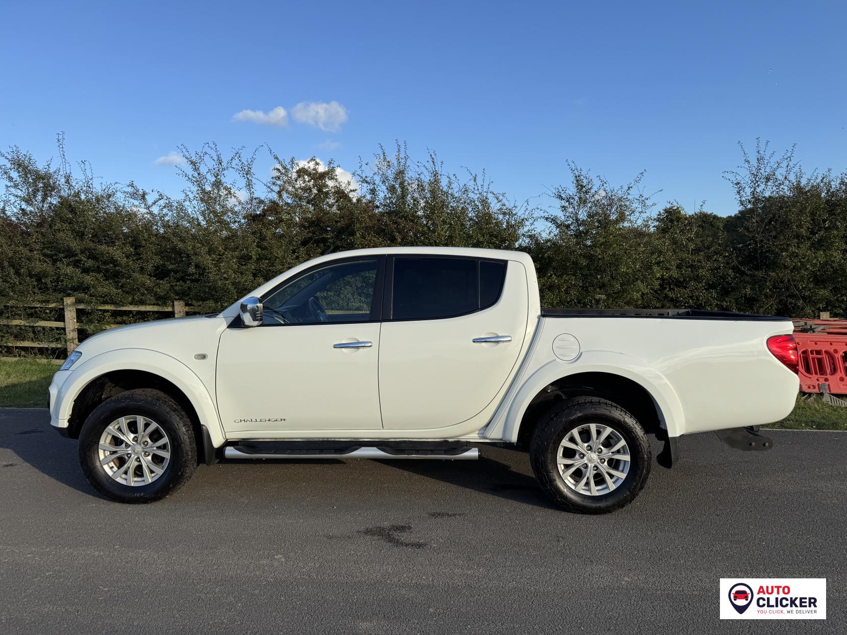 Mitsubishi L200 2.5 DI-D Challenger Pickup Double Cab 4dr Diesel Manual 4WD Euro 5 (LB) (175 ps)