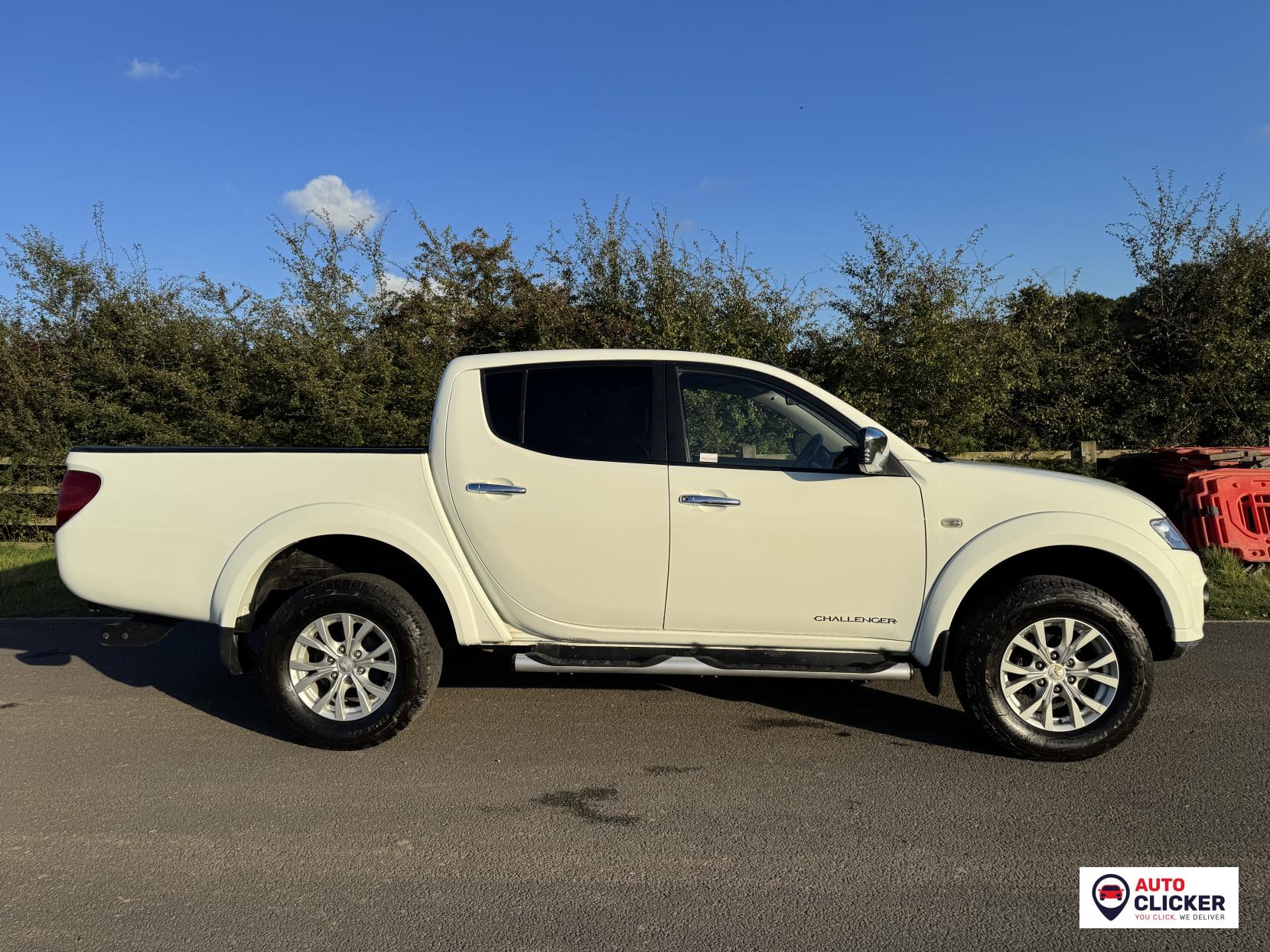 Mitsubishi L200 2.5 DI-D Challenger Pickup Double Cab 4dr Diesel Manual 4WD Euro 5 (LB) (175 ps)