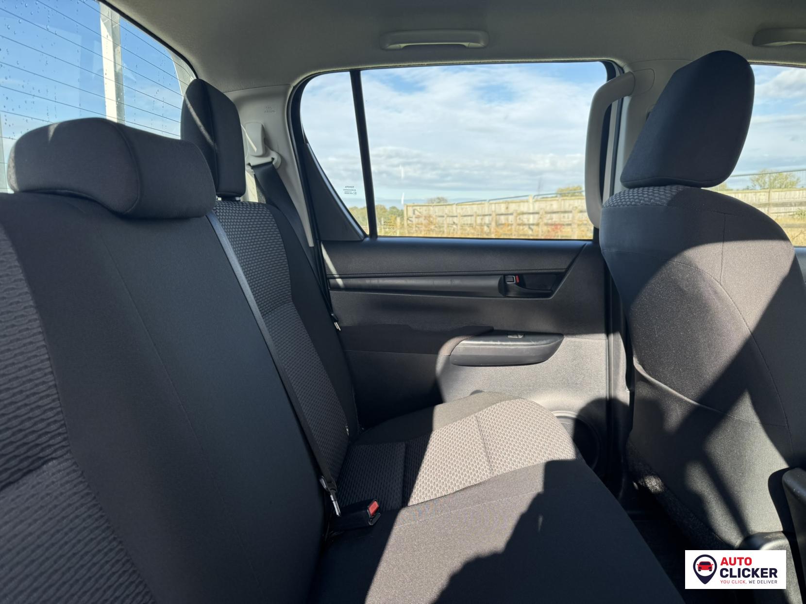 Toyota Hilux 2.4 D-4D Active Extra Pickup Extended Cab 4dr Diesel Manual 4WD Euro 6 (s/s) (150 ps)