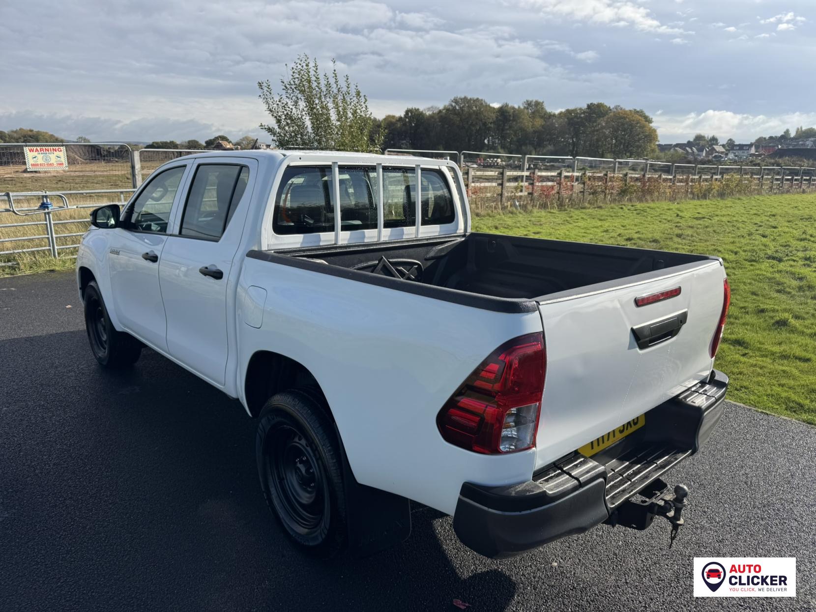 Toyota Hilux 2.4 D-4D Active Extra Pickup Extended Cab 4dr Diesel Manual 4WD Euro 6 (s/s) (150 ps)