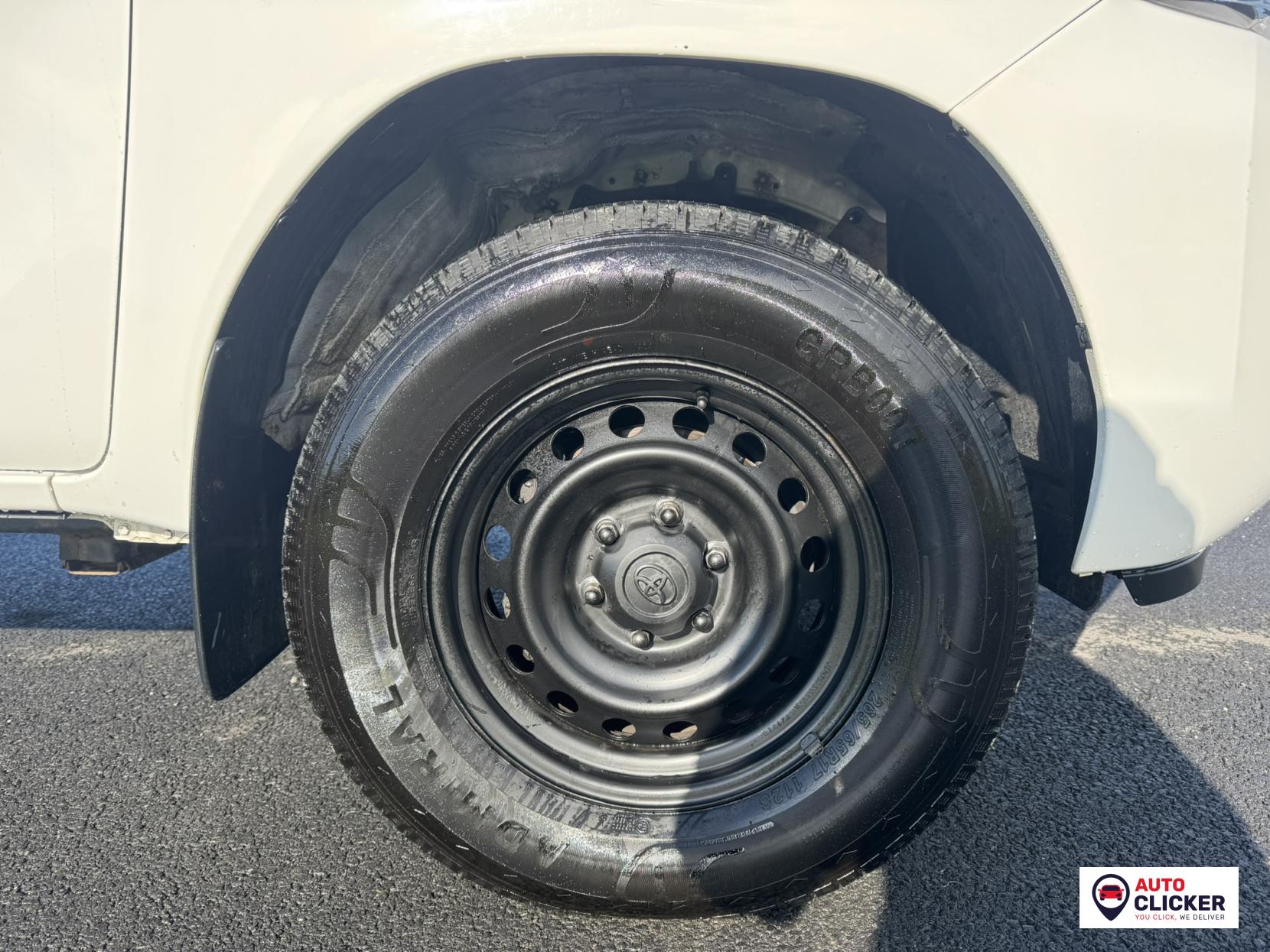 Toyota Hilux 2.4 D-4D Active Extra Pickup Extended Cab 4dr Diesel Manual 4WD Euro 6 (s/s) (150 ps)