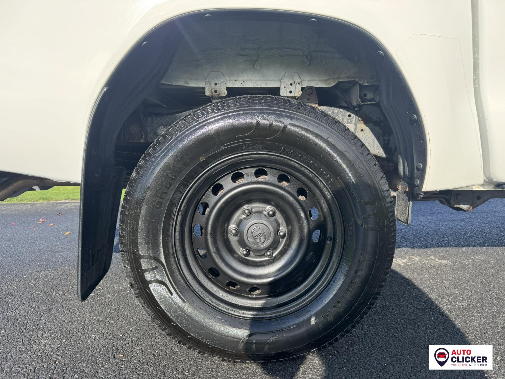 Toyota Hilux 2.4 D-4D Active Extra Pickup Extended Cab 4dr Diesel Manual 4WD Euro 6 (s/s) (150 ps)