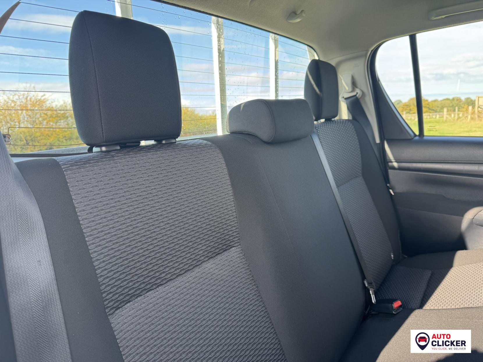 Toyota Hilux 2.4 D-4D Active Extra Pickup Extended Cab 4dr Diesel Manual 4WD Euro 6 (s/s) (150 ps)