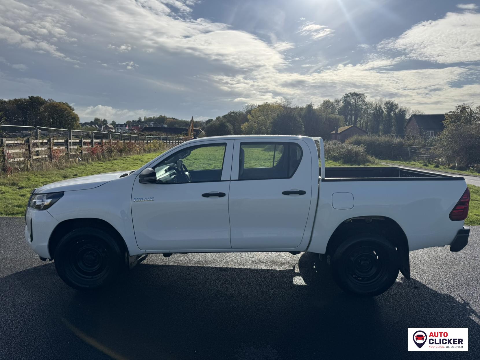 Toyota Hilux 2.4 D-4D Active Extra Pickup Extended Cab 4dr Diesel Manual 4WD Euro 6 (s/s) (150 ps)
