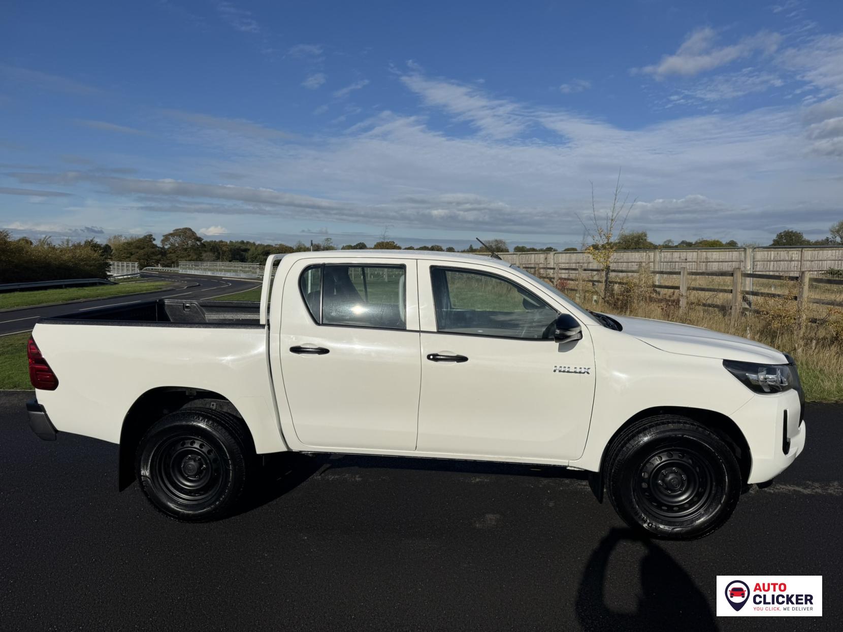 Toyota Hilux 2.4 D-4D Active Extra Pickup Extended Cab 4dr Diesel Manual 4WD Euro 6 (s/s) (150 ps)