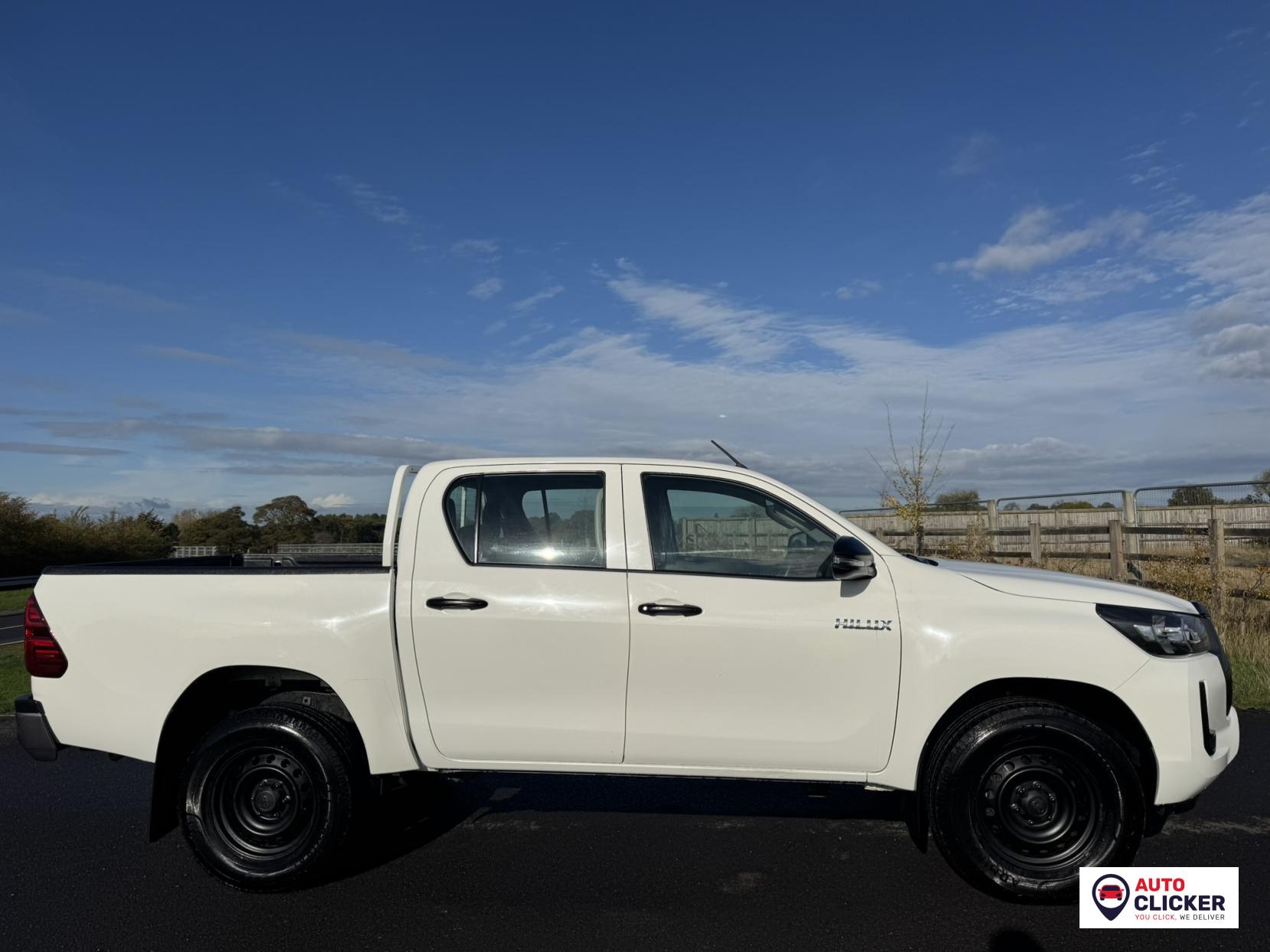 Toyota Hilux 2.4 D-4D Active Extra Pickup Extended Cab 4dr Diesel Manual 4WD Euro 6 (s/s) (150 ps)
