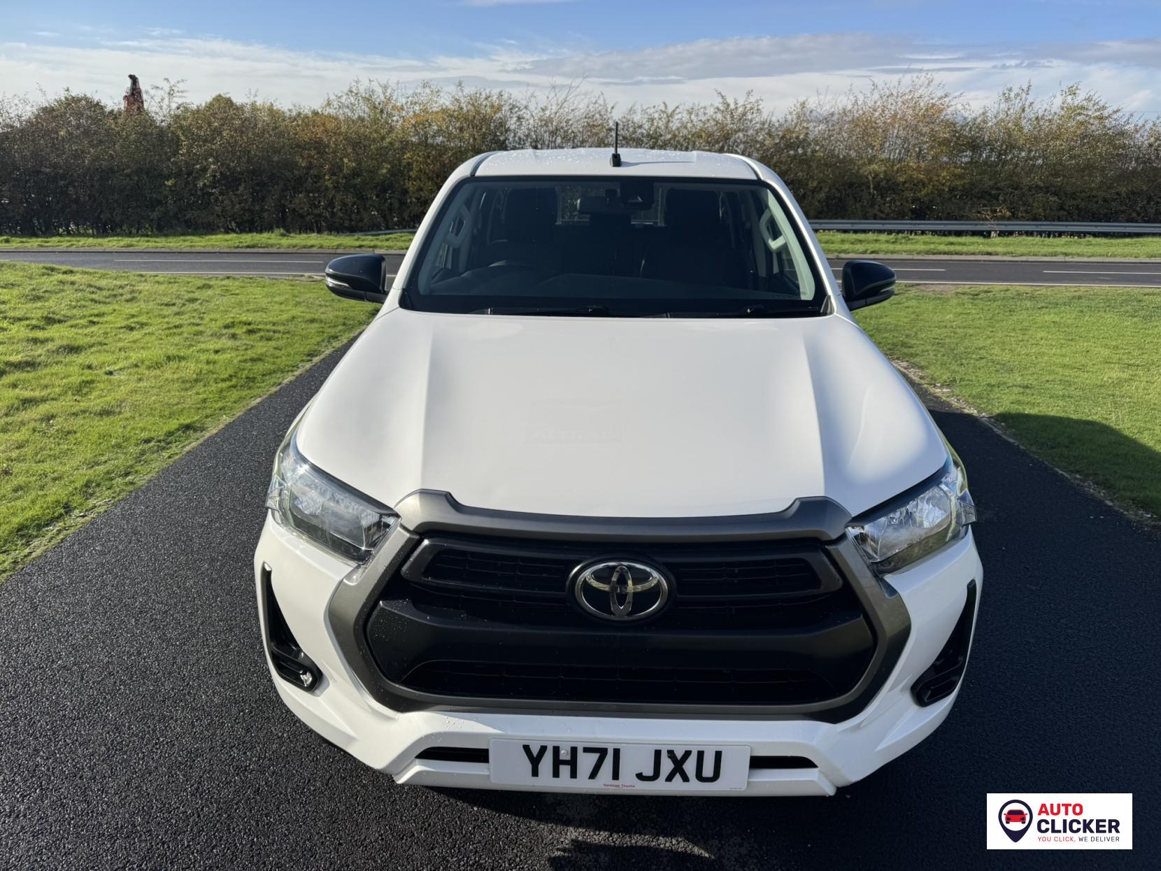 Toyota Hilux 2.4 D-4D Active Extra Pickup Extended Cab 4dr Diesel Manual 4WD Euro 6 (s/s) (150 ps)