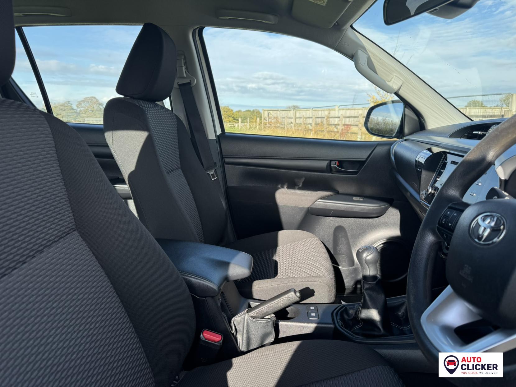 Toyota Hilux 2.4 D-4D Active Extra Pickup Extended Cab 4dr Diesel Manual 4WD Euro 6 (s/s) (150 ps)