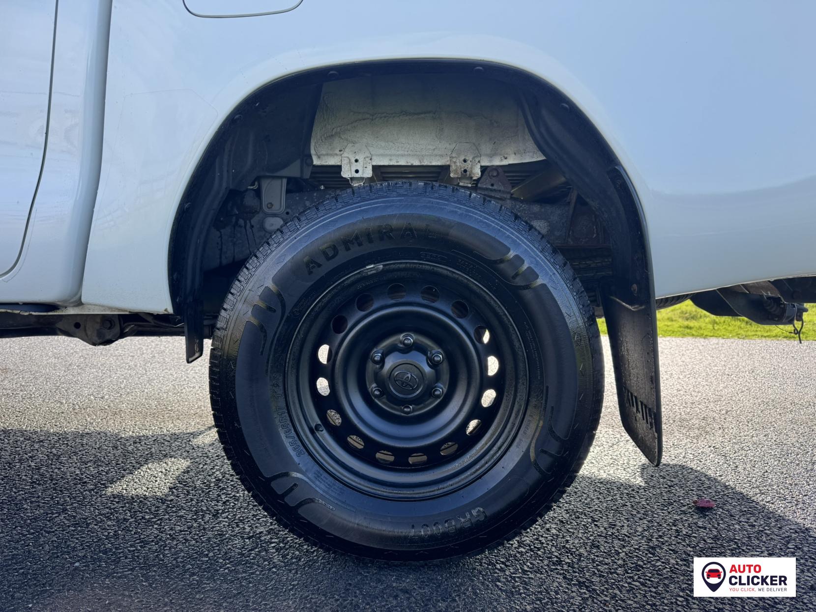 Toyota Hilux 2.4 D-4D Active Extra Pickup Extended Cab 4dr Diesel Manual 4WD Euro 6 (s/s) (150 ps)