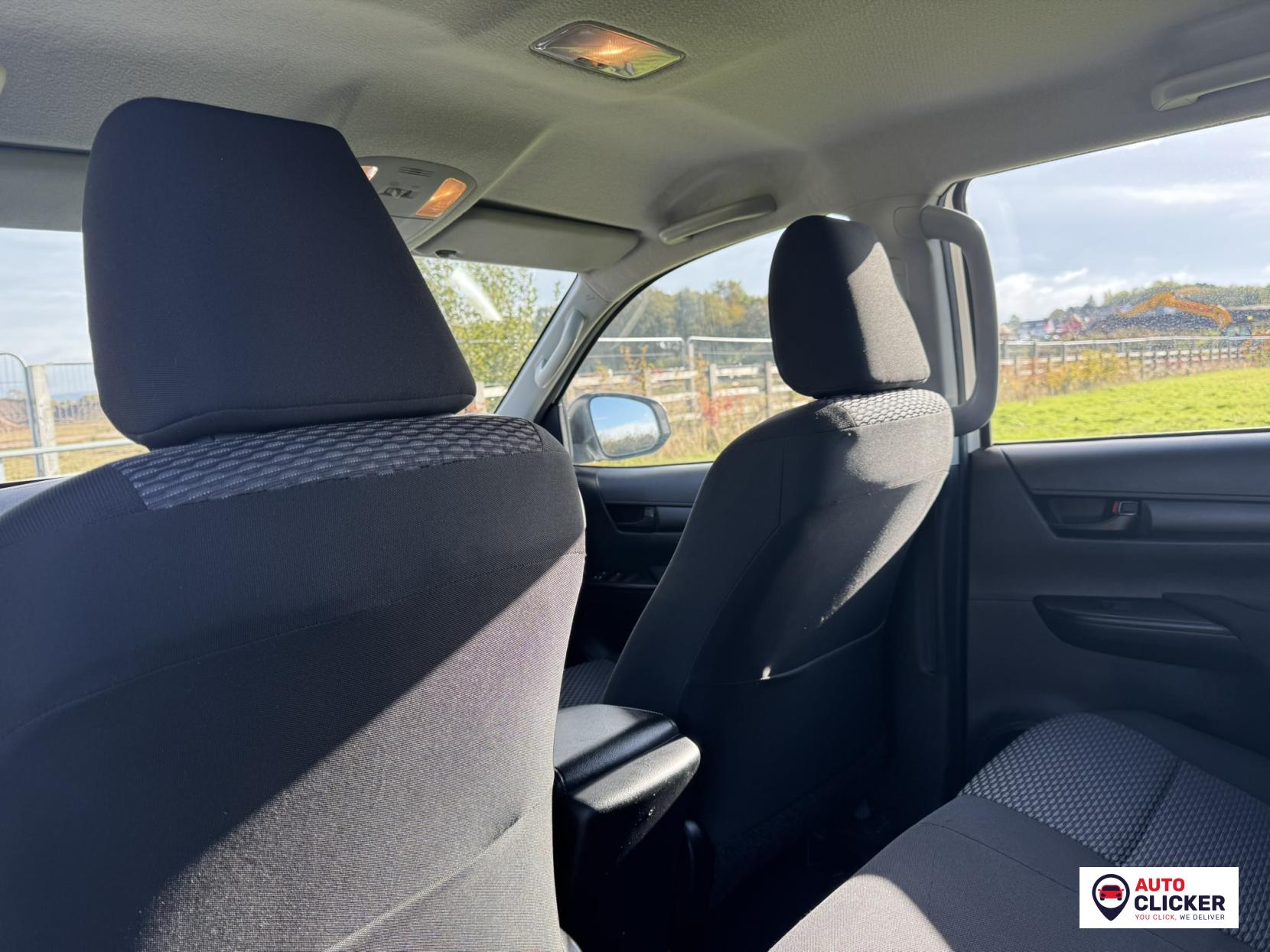 Toyota Hilux 2.4 D-4D Active Extra Pickup Extended Cab 4dr Diesel Manual 4WD Euro 6 (s/s) (150 ps)