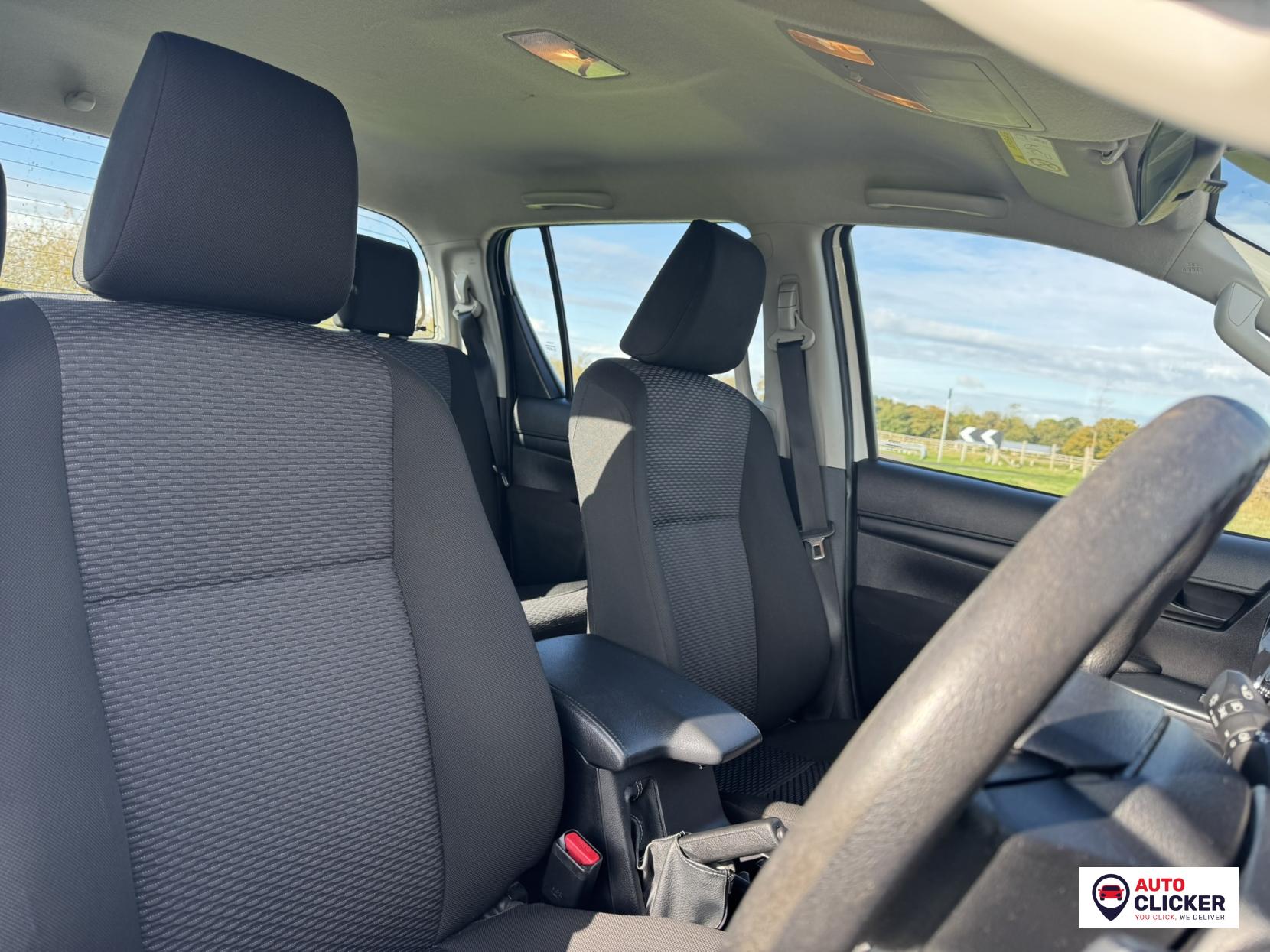 Toyota Hilux 2.4 D-4D Active Extra Pickup Extended Cab 4dr Diesel Manual 4WD Euro 6 (s/s) (150 ps)