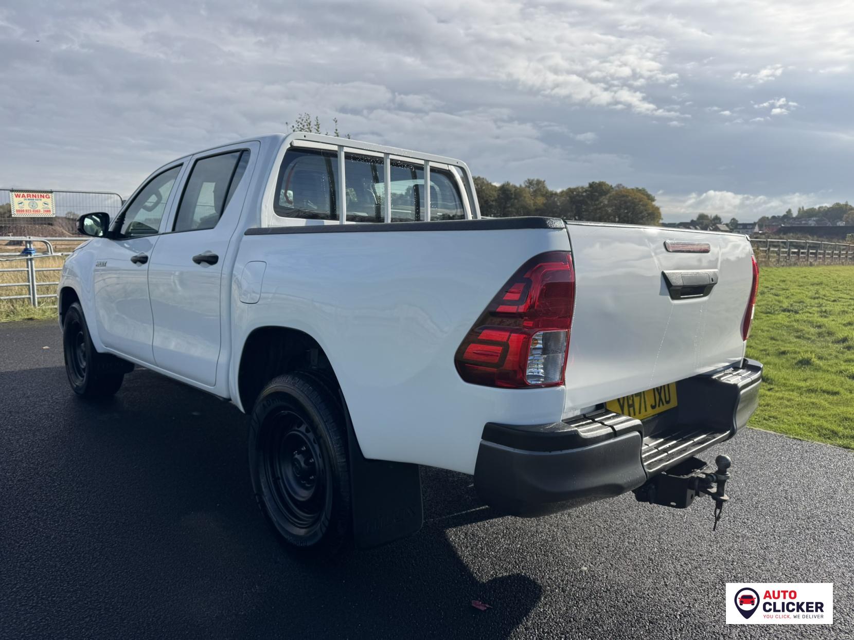 Toyota Hilux 2.4 D-4D Active Extra Pickup Extended Cab 4dr Diesel Manual 4WD Euro 6 (s/s) (150 ps)