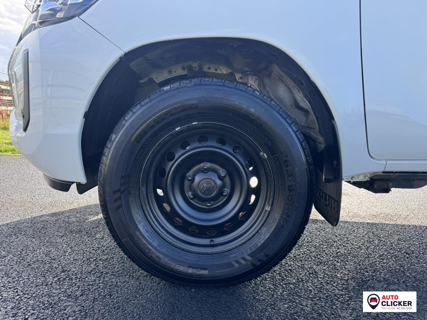 Toyota Hilux 2.4 D-4D Active Extra Pickup Extended Cab 4dr Diesel Manual 4WD Euro 6 (s/s) (150 ps)