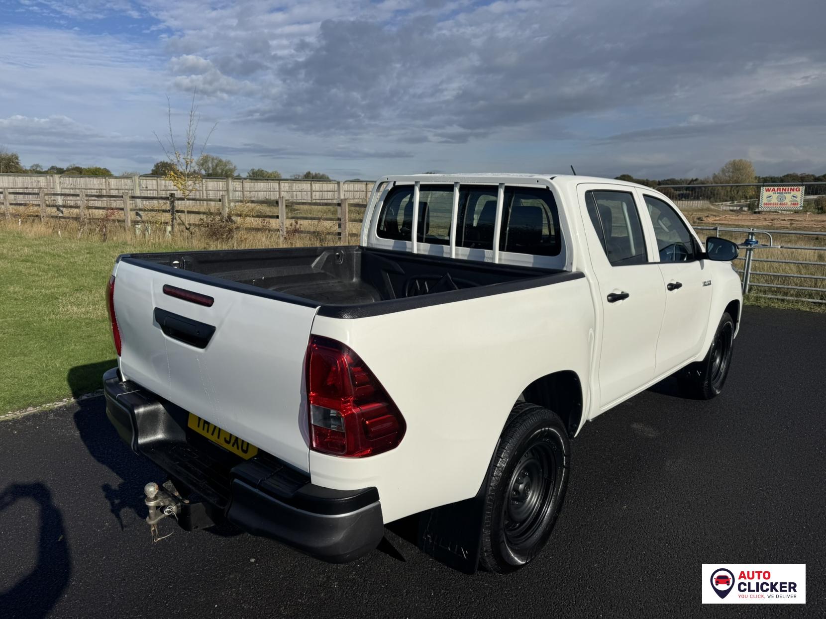 Toyota Hilux 2.4 D-4D Active Extra Pickup Extended Cab 4dr Diesel Manual 4WD Euro 6 (s/s) (150 ps)