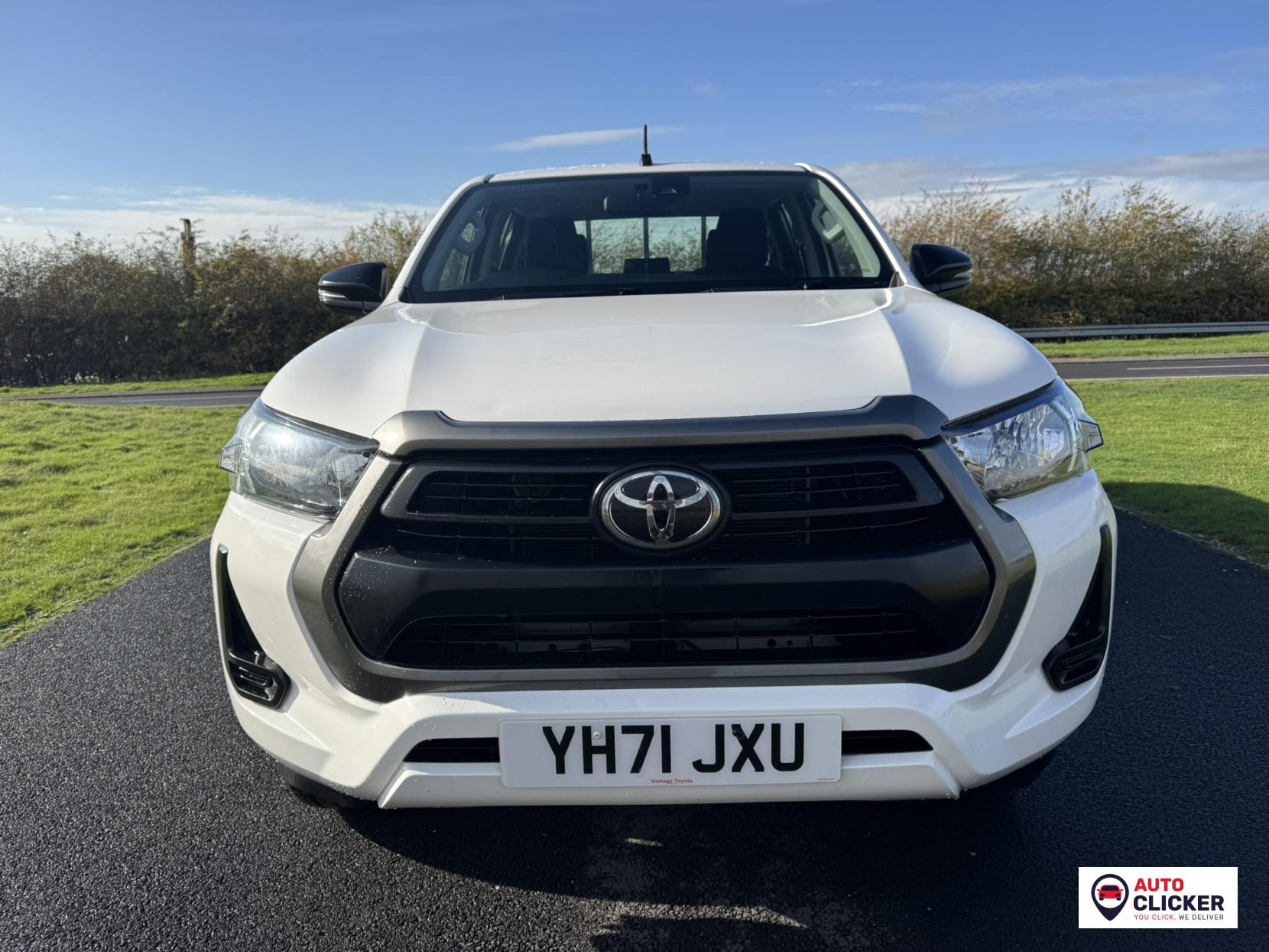 Toyota Hilux 2.4 D-4D Active Extra Pickup Extended Cab 4dr Diesel Manual 4WD Euro 6 (s/s) (150 ps)