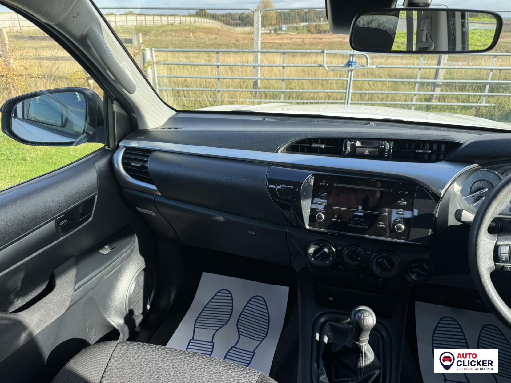 Toyota Hilux 2.4 D-4D Active Extra Pickup Extended Cab 4dr Diesel Manual 4WD Euro 6 (s/s) (150 ps)